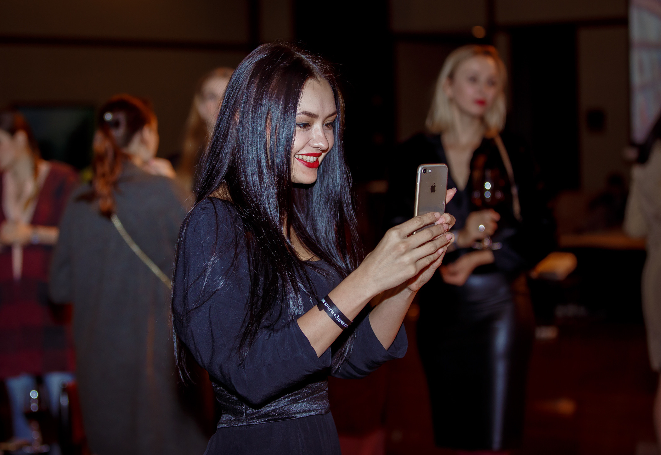 Презентация книги Д. Высоцкой. Фотограф в Шанхае — Лола Пидлуская