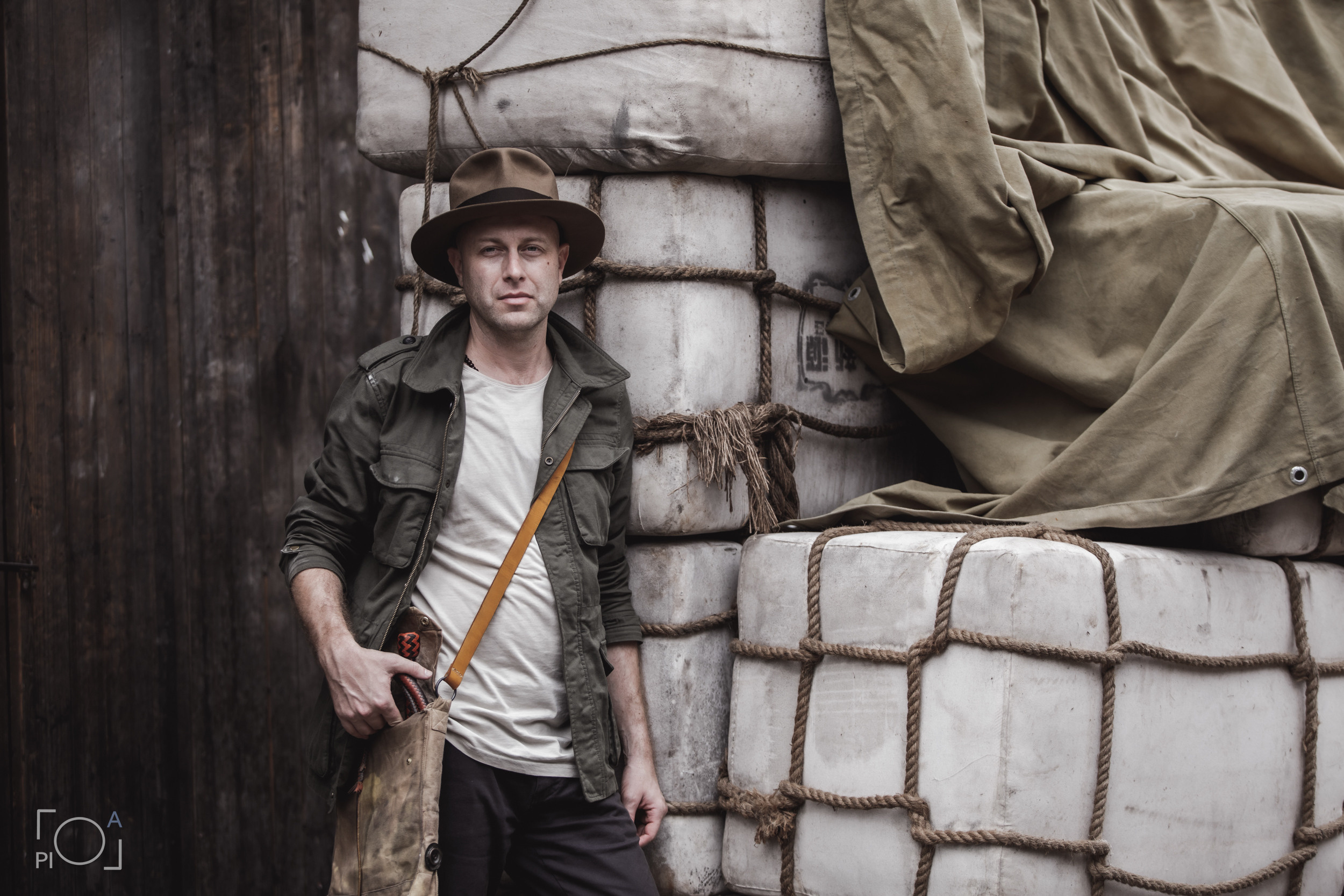 Australian blogger in a Shanghai movie studio. Unretouched. Photographer in Shanghai — Lola Pidluskaya