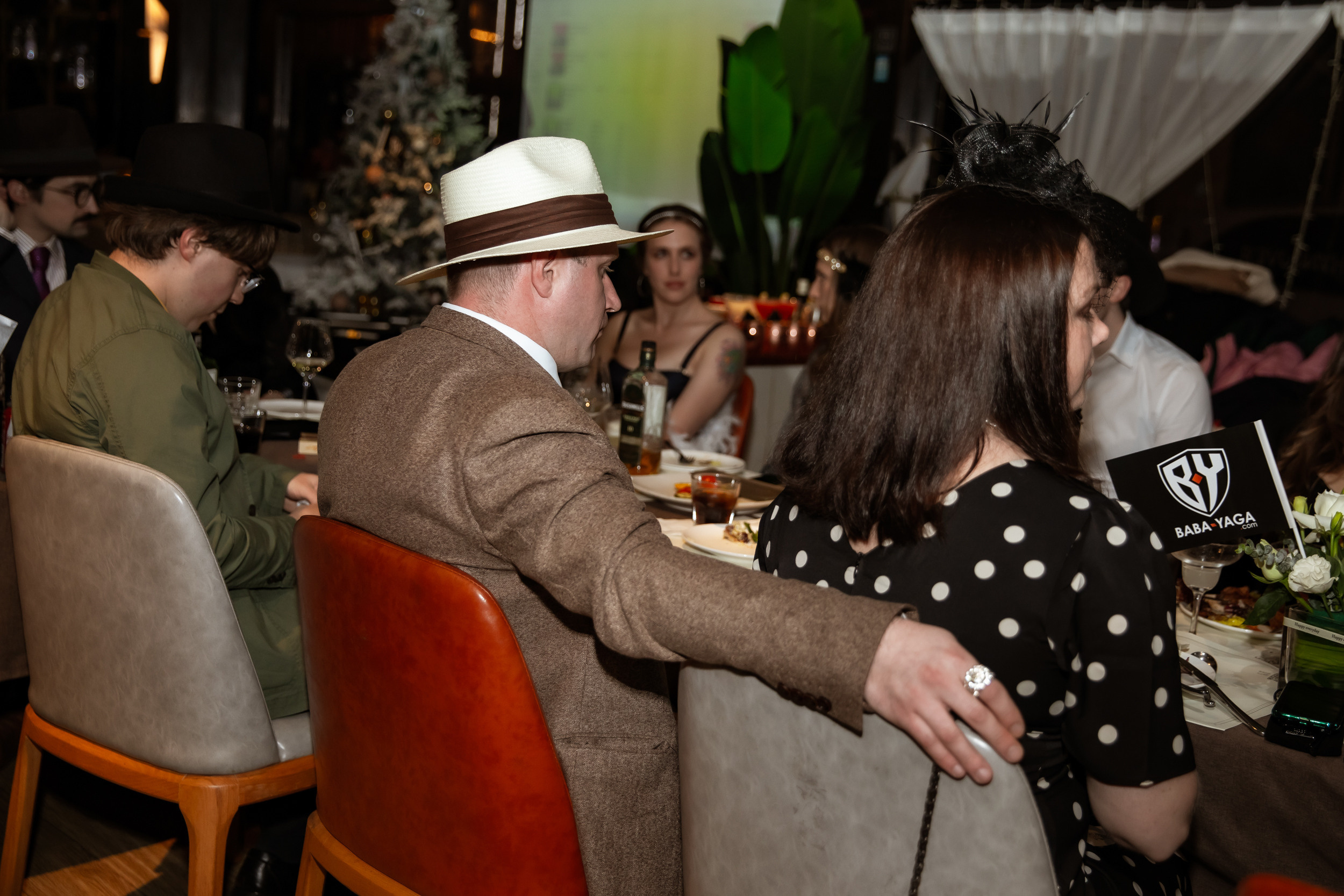 Corporate party in the style of a gangster party. Photographer in Shanghai — Lola Pidluskaya