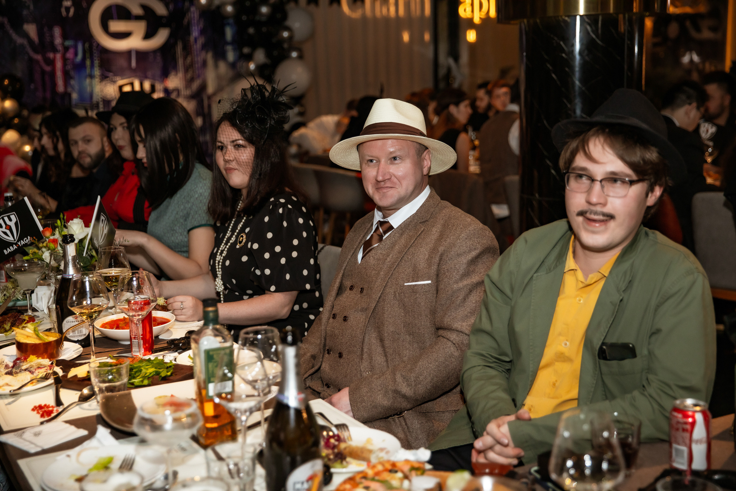 Corporate party in the style of a gangster party. Photographer in Shanghai — Lola Pidluskaya