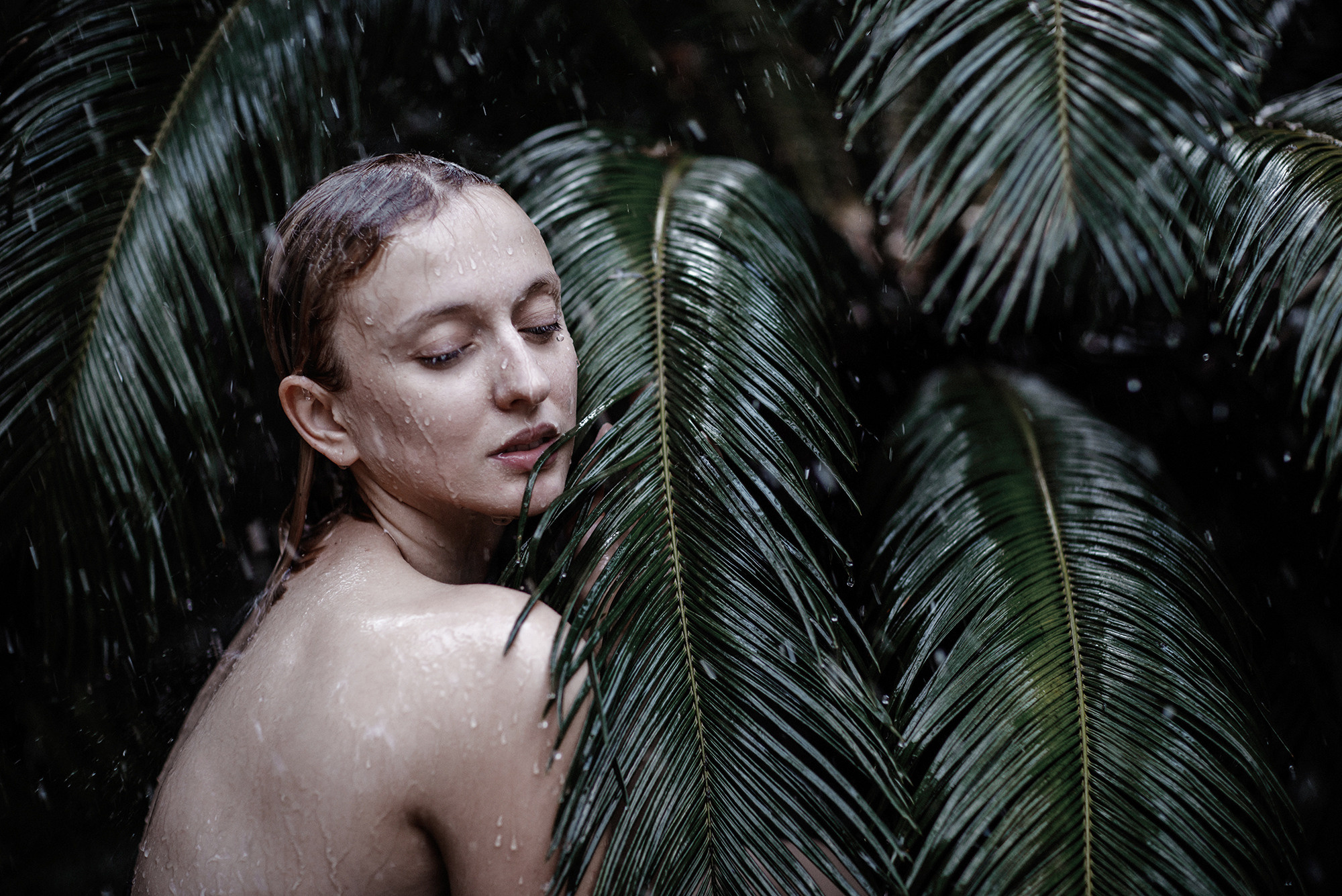 tropical rain simulation, photo shoot in Shanghai in the rain