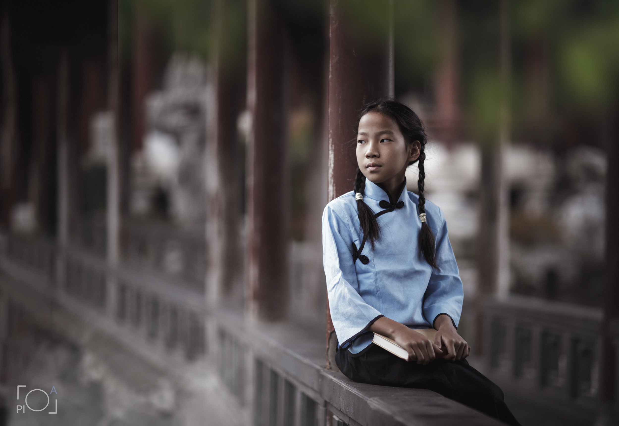 Фотосессия для девочки в китайском школьном костюме 1960х, Yu Garden. Фотограф в Шанхае — Лола Пидлуская