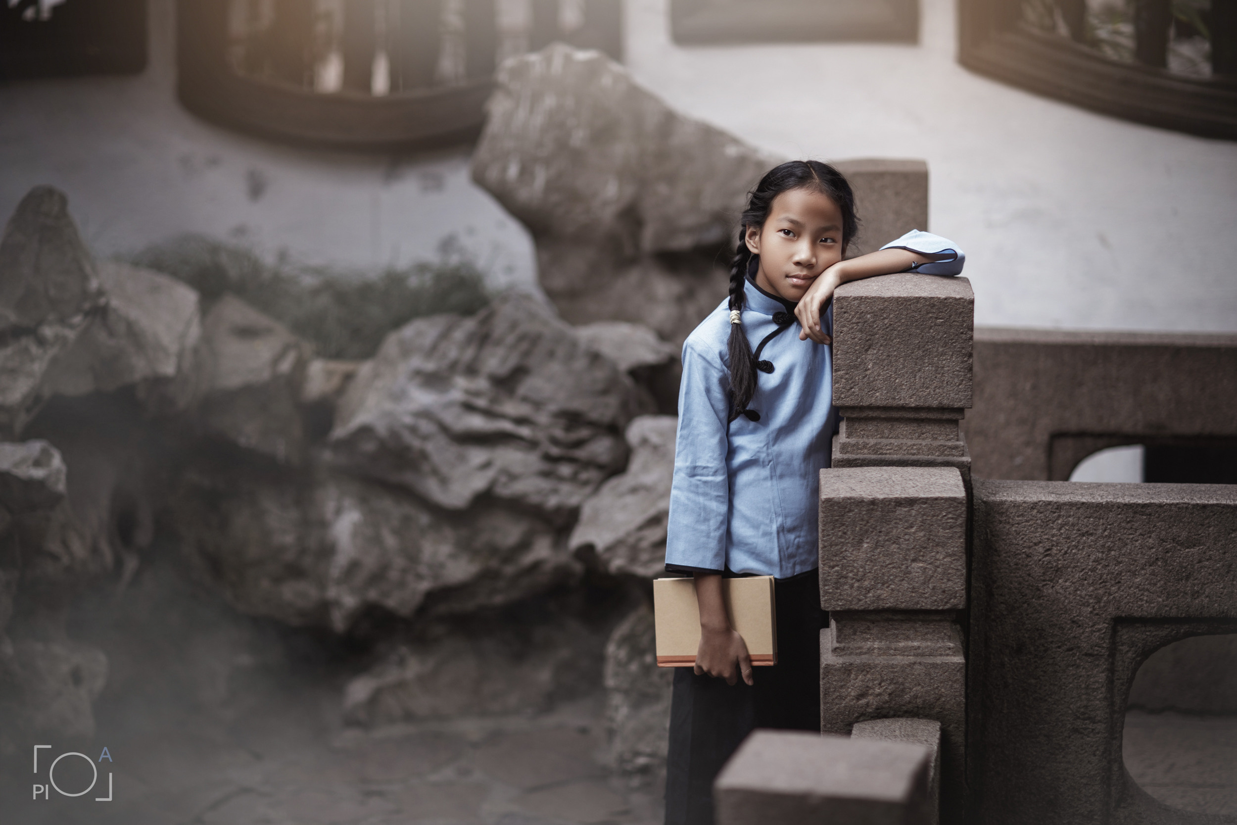 Фотосессия для девочки в китайском школьном костюме 1960х, Yu Garden. Фотограф в Шанхае — Лола Пидлуская