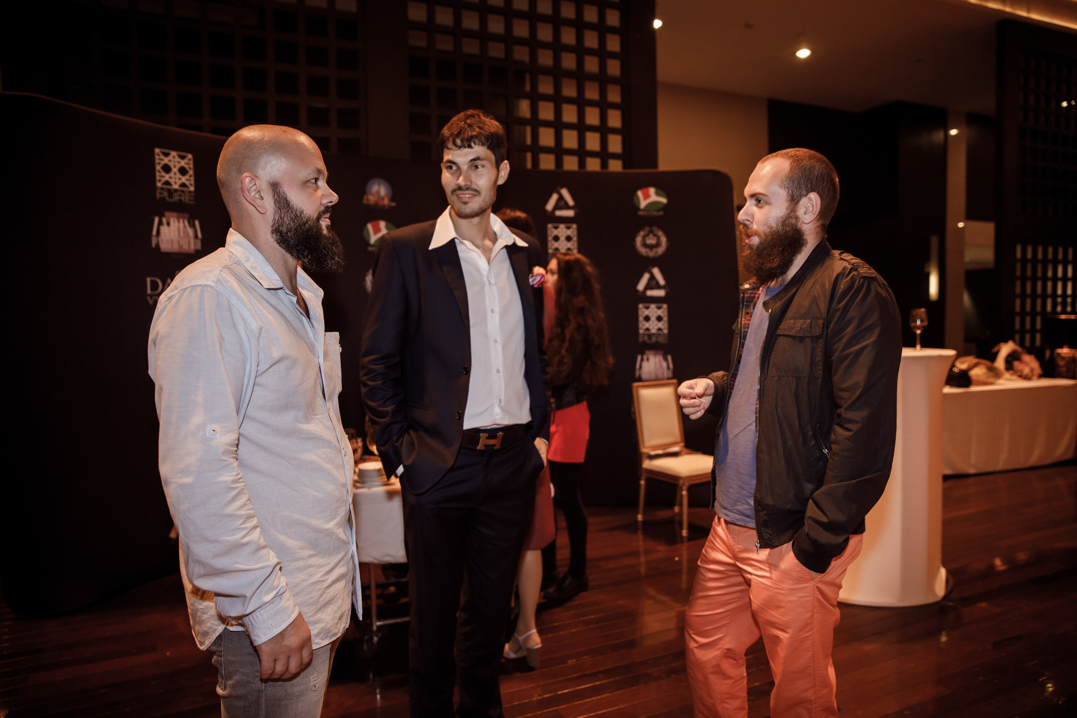 Презентация книги Д. Высоцкой. Фотограф в Шанхае — Лола Пидлуская