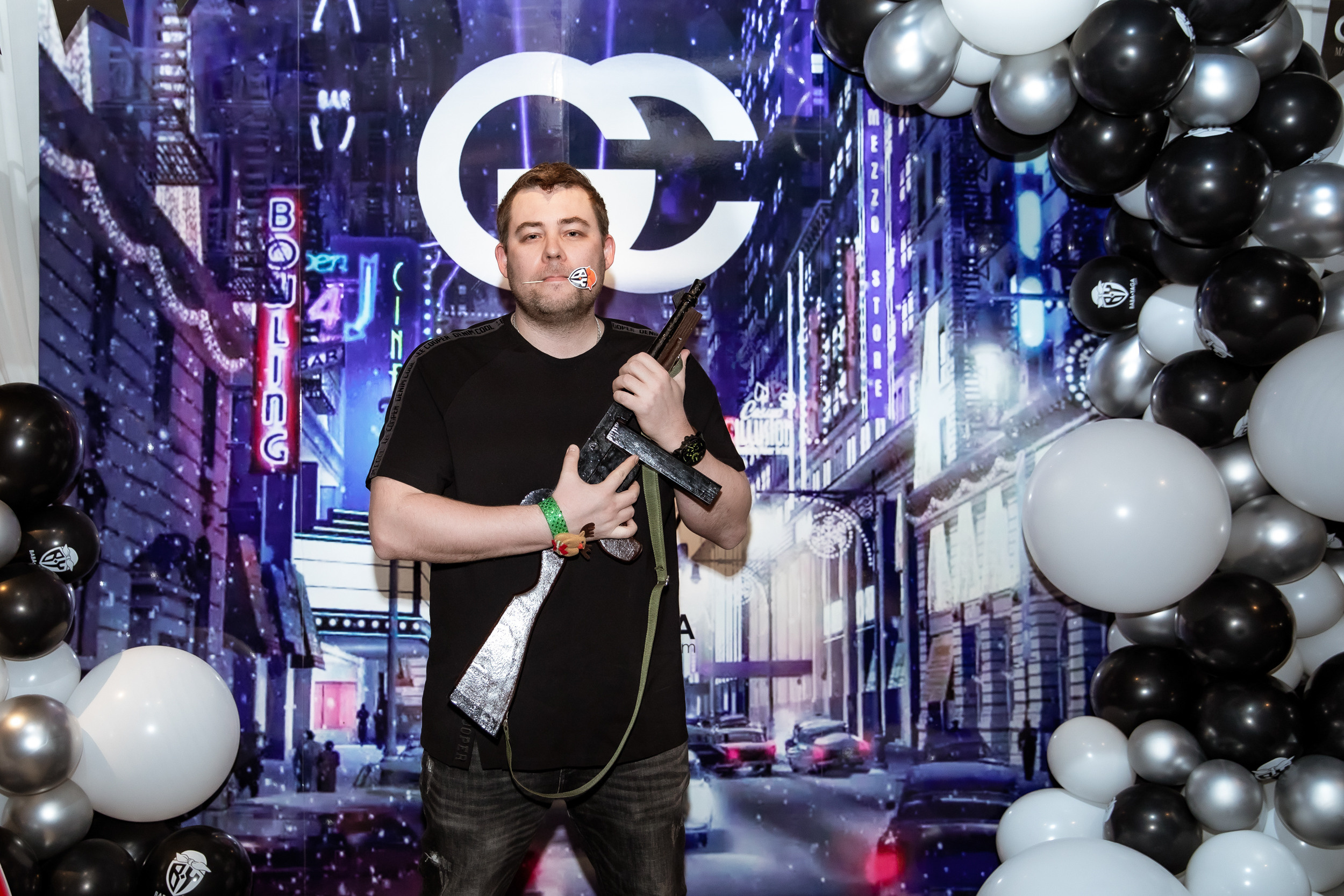 Corporate party in the style of a gangster party. Photographer in Shanghai — Lola Pidluskaya