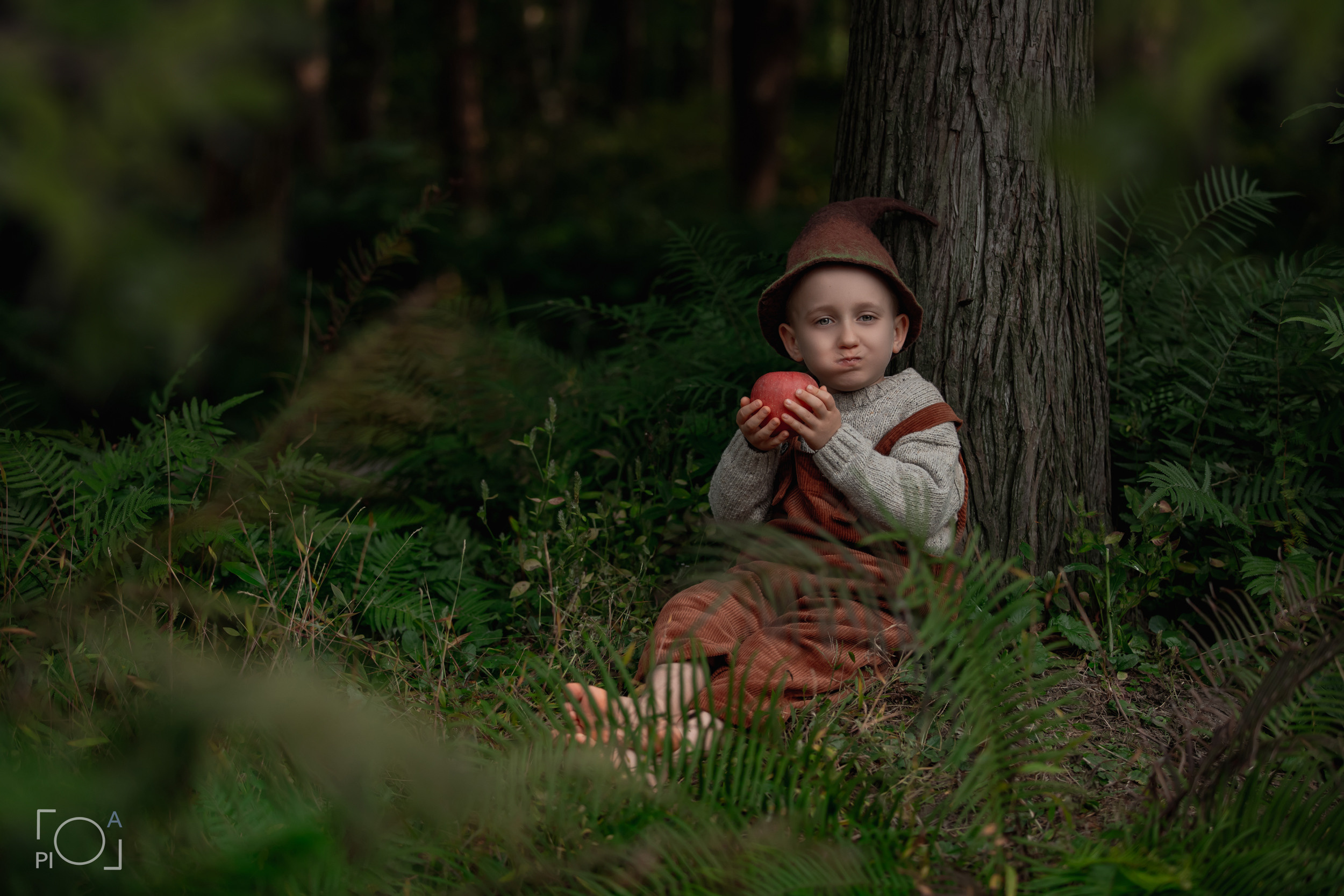 A dwarf in the forest. Photographer in Shanghai — Lola Pidluskaya