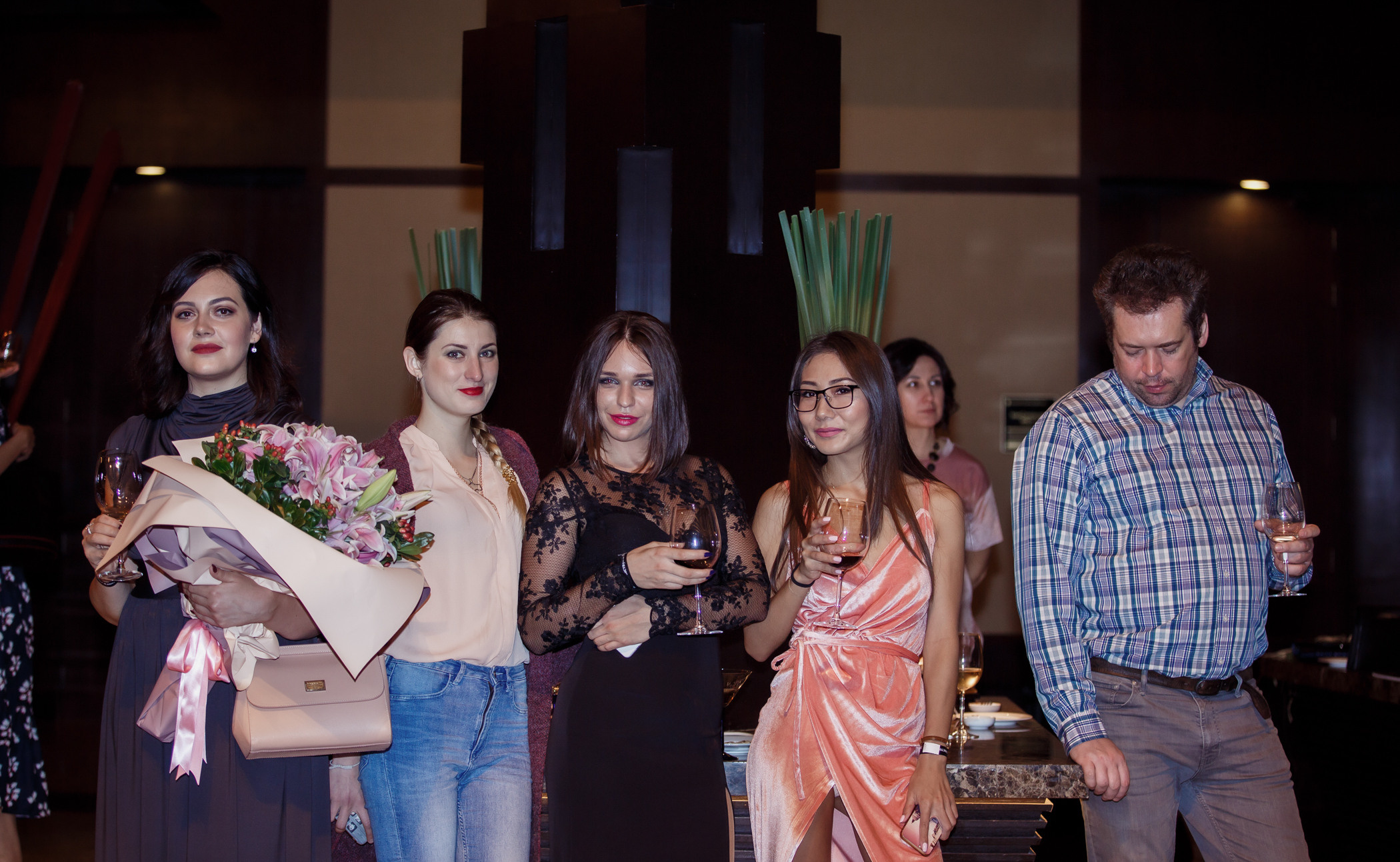 Презентация книги Д. Высоцкой. Фотограф в Шанхае — Лола Пидлуская