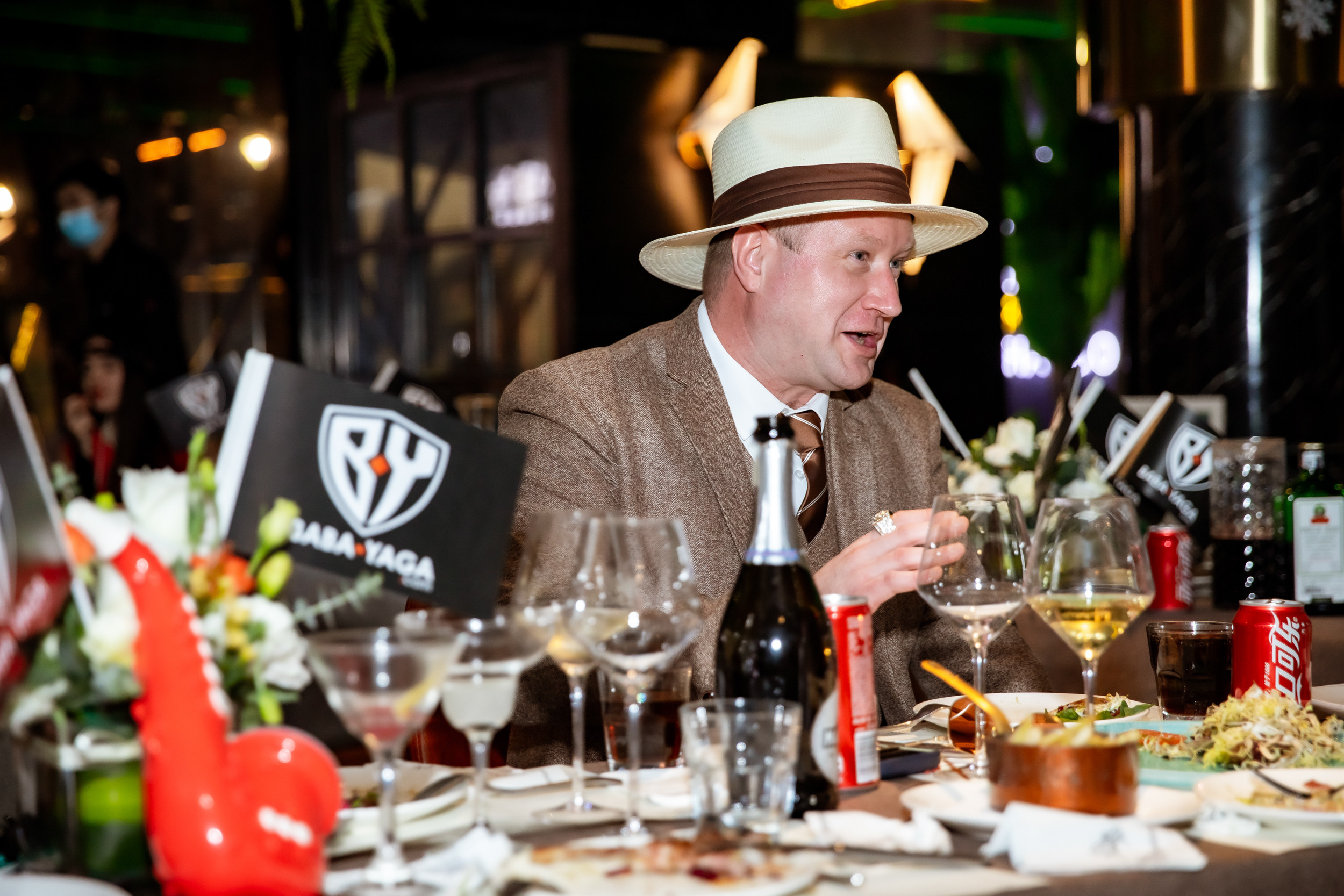 Corporate party in the style of a gangster party. Photographer in Shanghai — Lola Pidluskaya