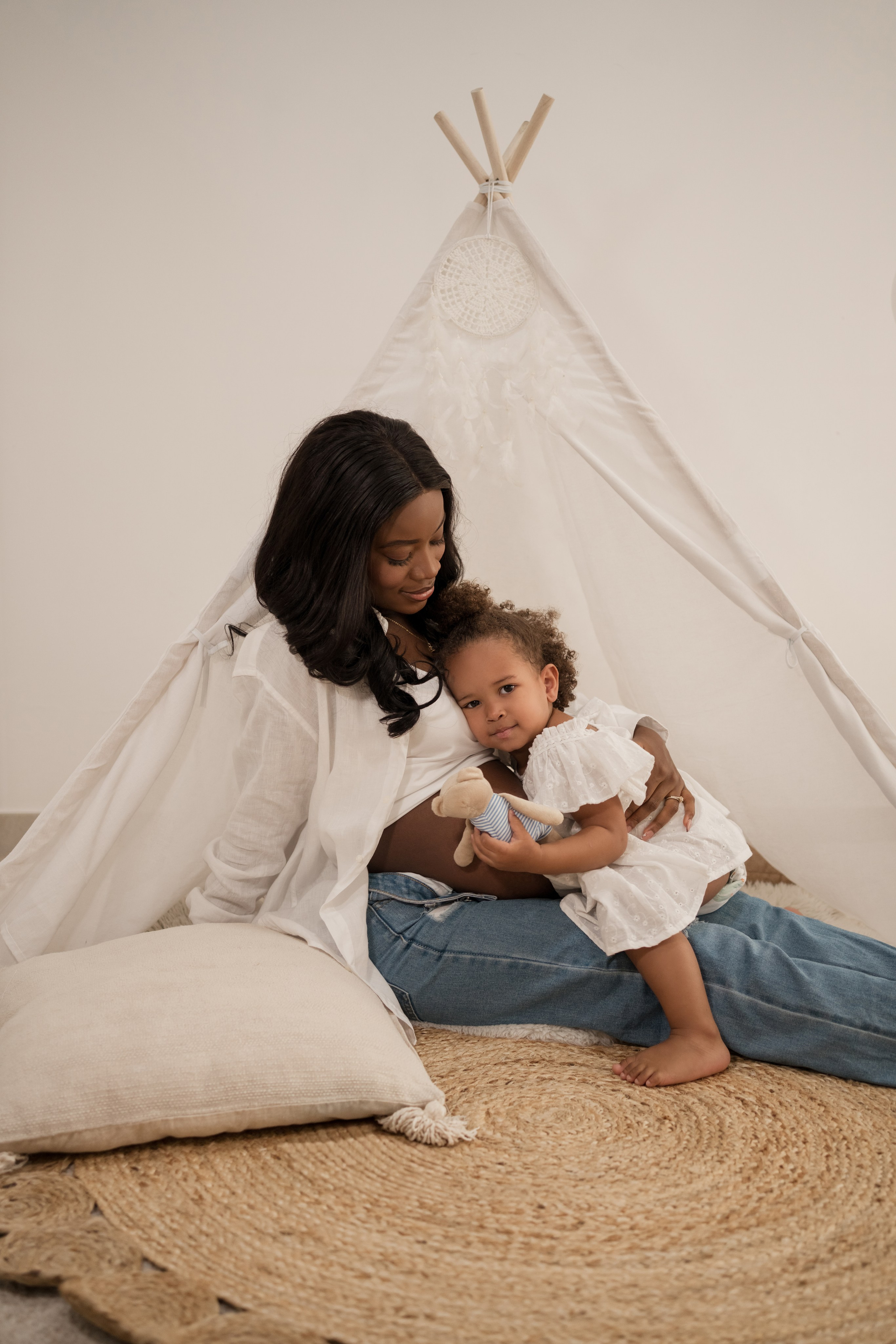 Home studio session. Angela Iakovleva — Family Photographer in Dubai