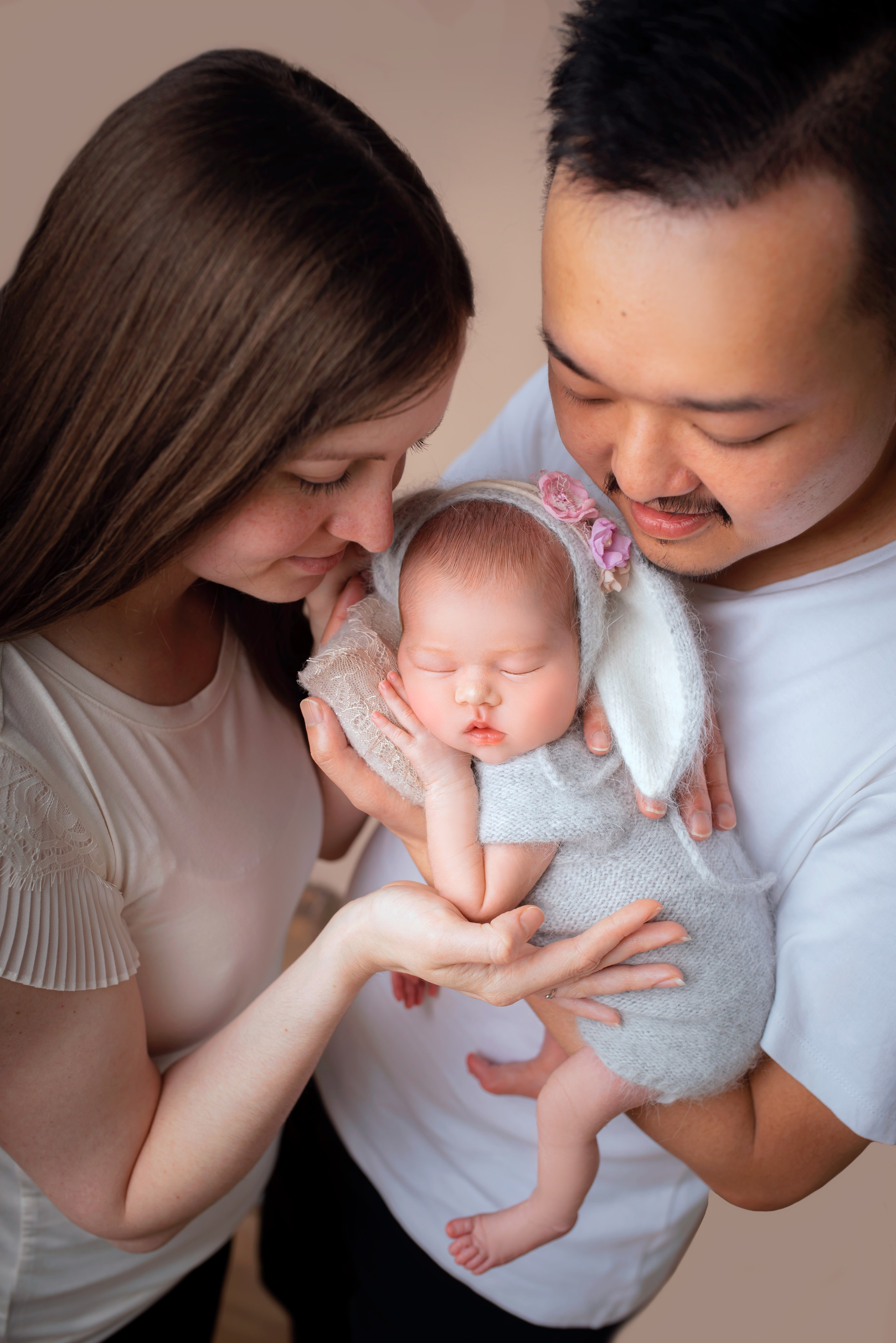 Family photoshoot. Newborn photographer and Photography Educator in Prague Yana Stelmakh