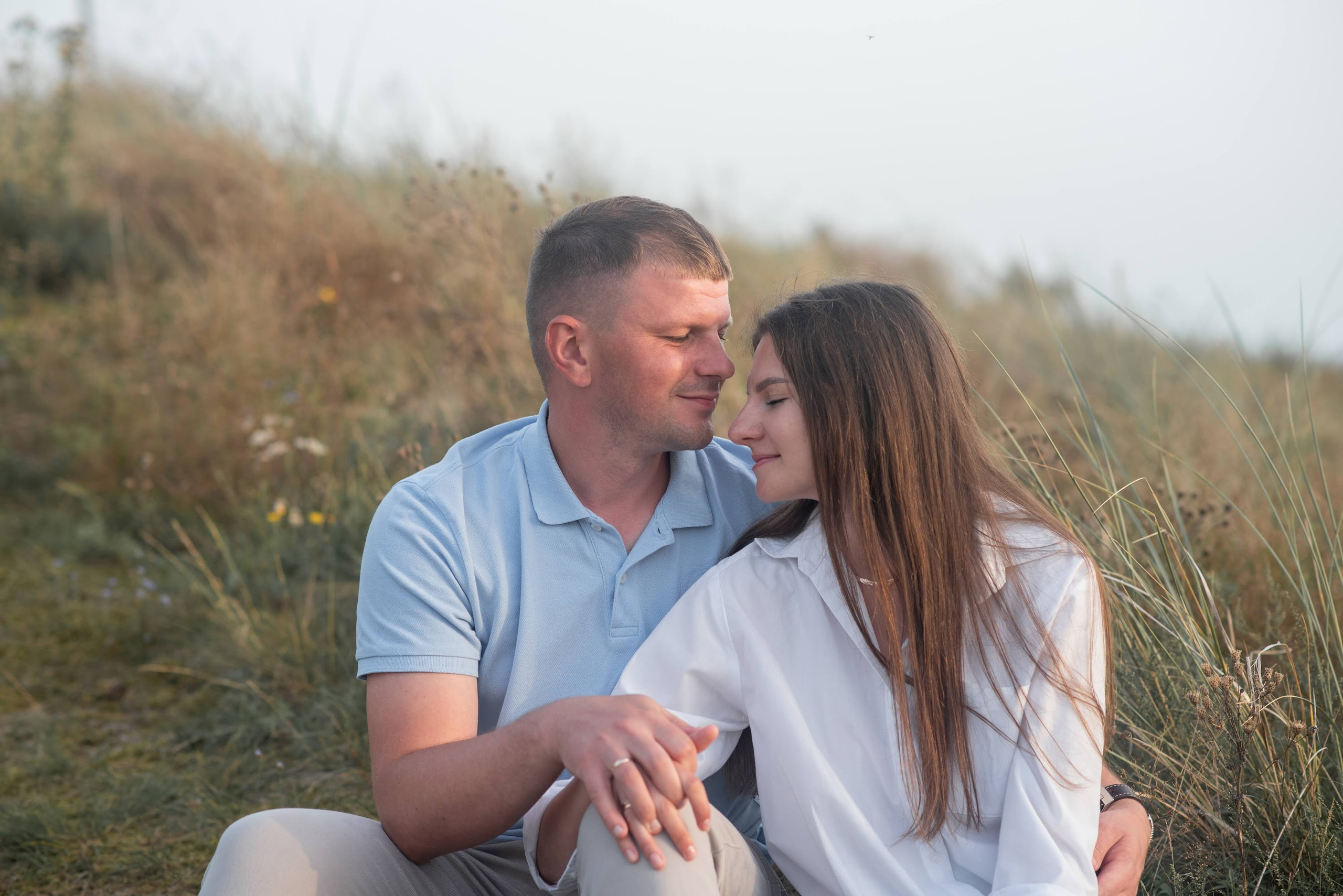 Фотосессия на балтийском море красивой пары. Фотограф в Калининграде Анна Пошкус