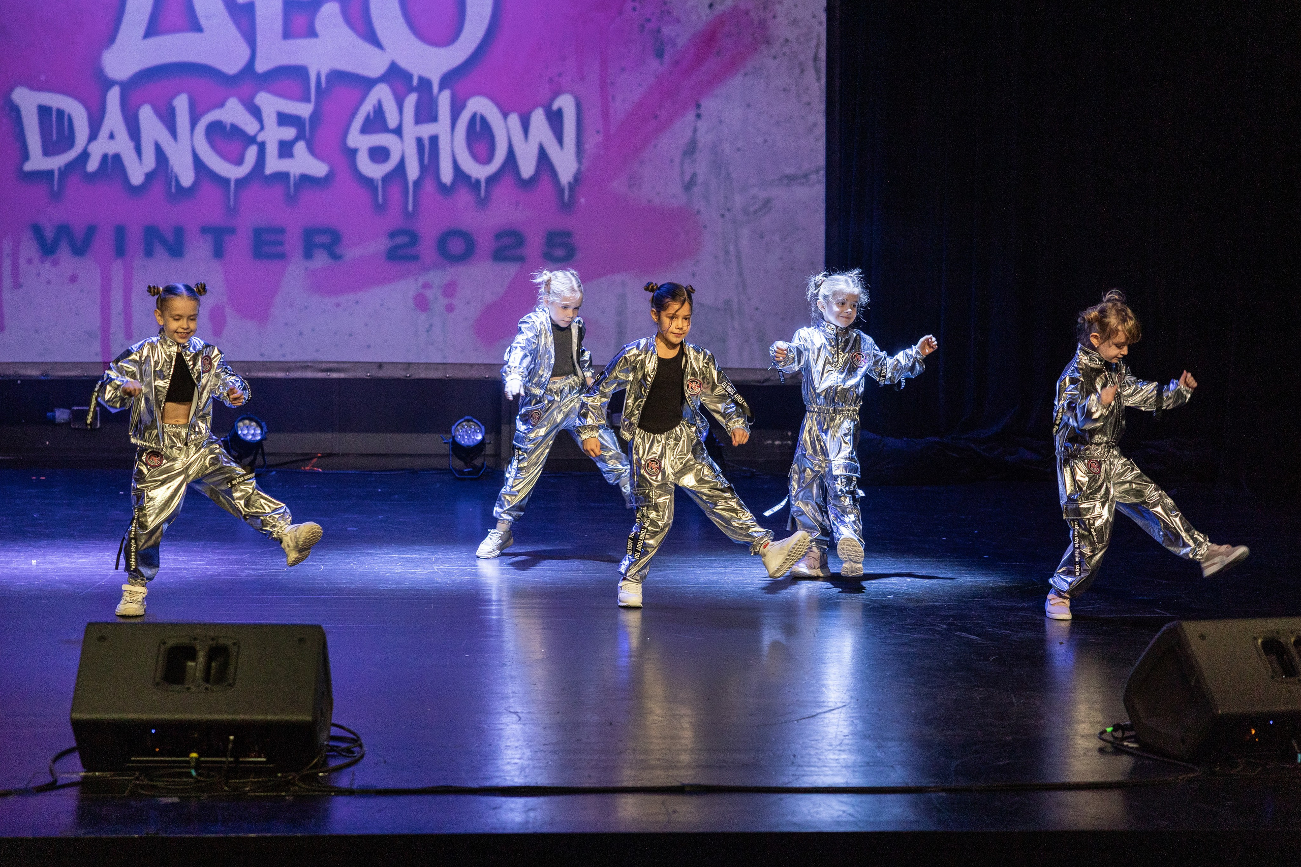 LEO DANCE SHOW WINTER 2025. Семейный и детский фотограф в Варшаве Мила Бобровская