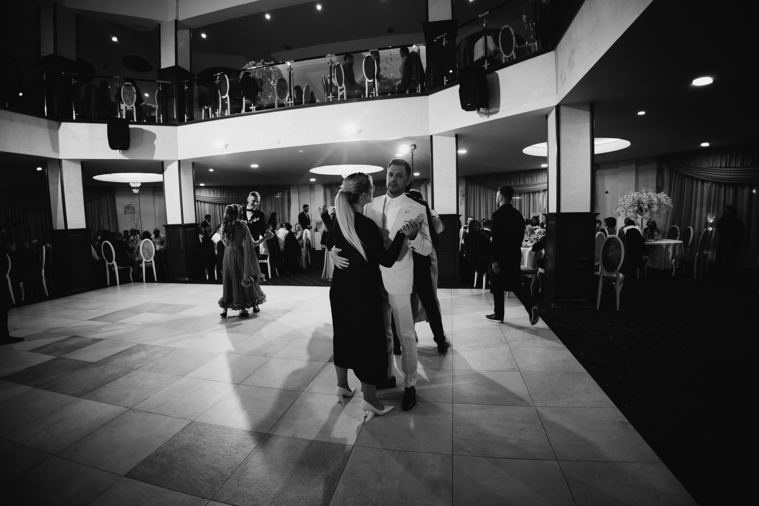 Loredana & Emilian – Ziua Nunții | Videografie - fotografie Botez Suceava, Iași, Botoșani. Servicii foto-video profesionale, pentru momente de neuitat