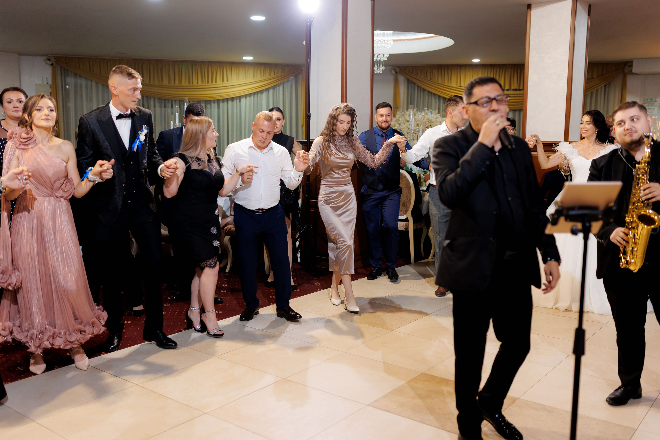 Loredana & Emilian – Ziua Nunții | Videografie - fotografie Botez Suceava, Iași, Botoșani. Servicii foto-video profesionale, pentru momente de neuitat