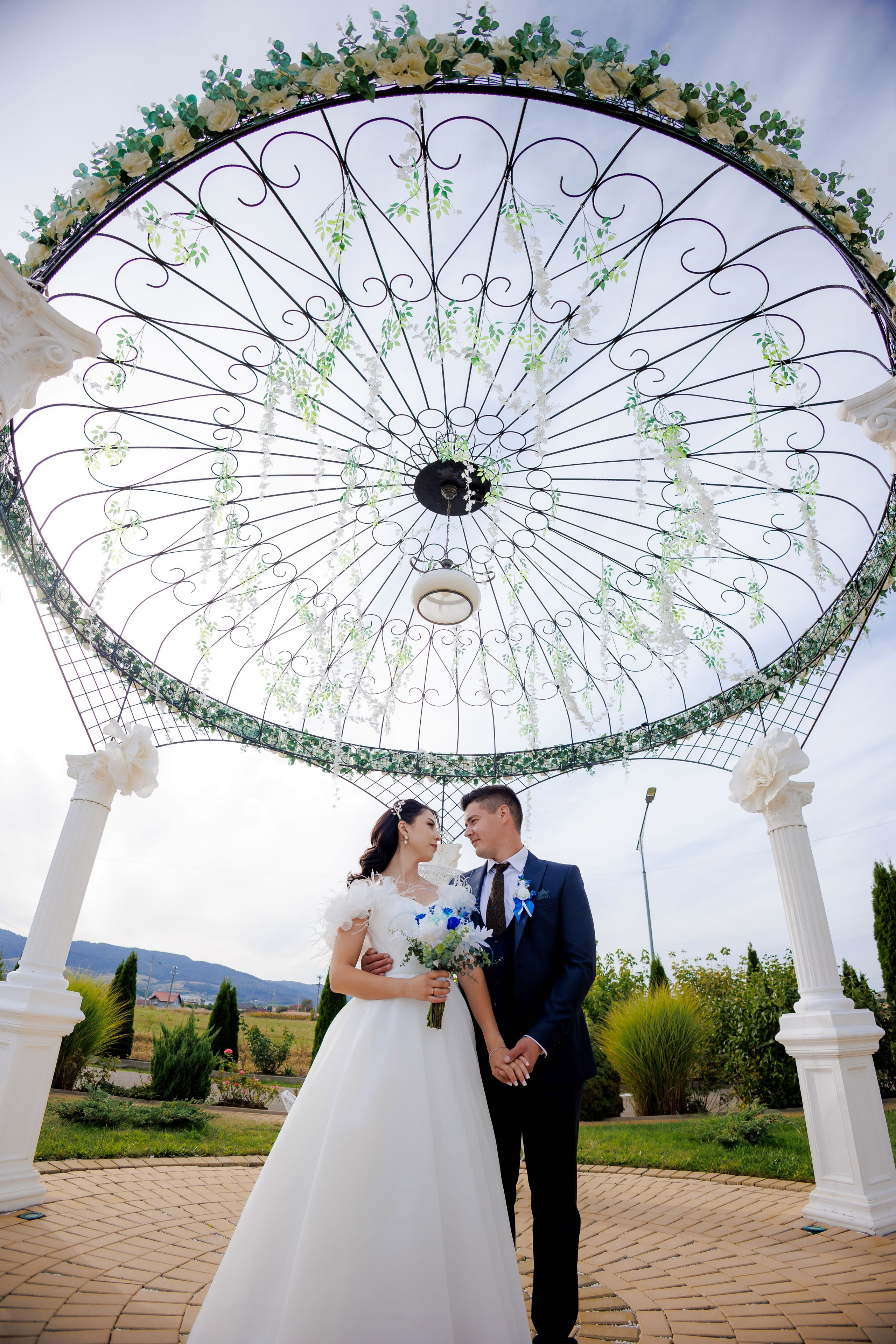 Loredana & Emilian – Ziua Nunții | Videografie - fotografie Botez Suceava, Iași, Botoșani. Servicii foto-video profesionale, pentru momente de neuitat