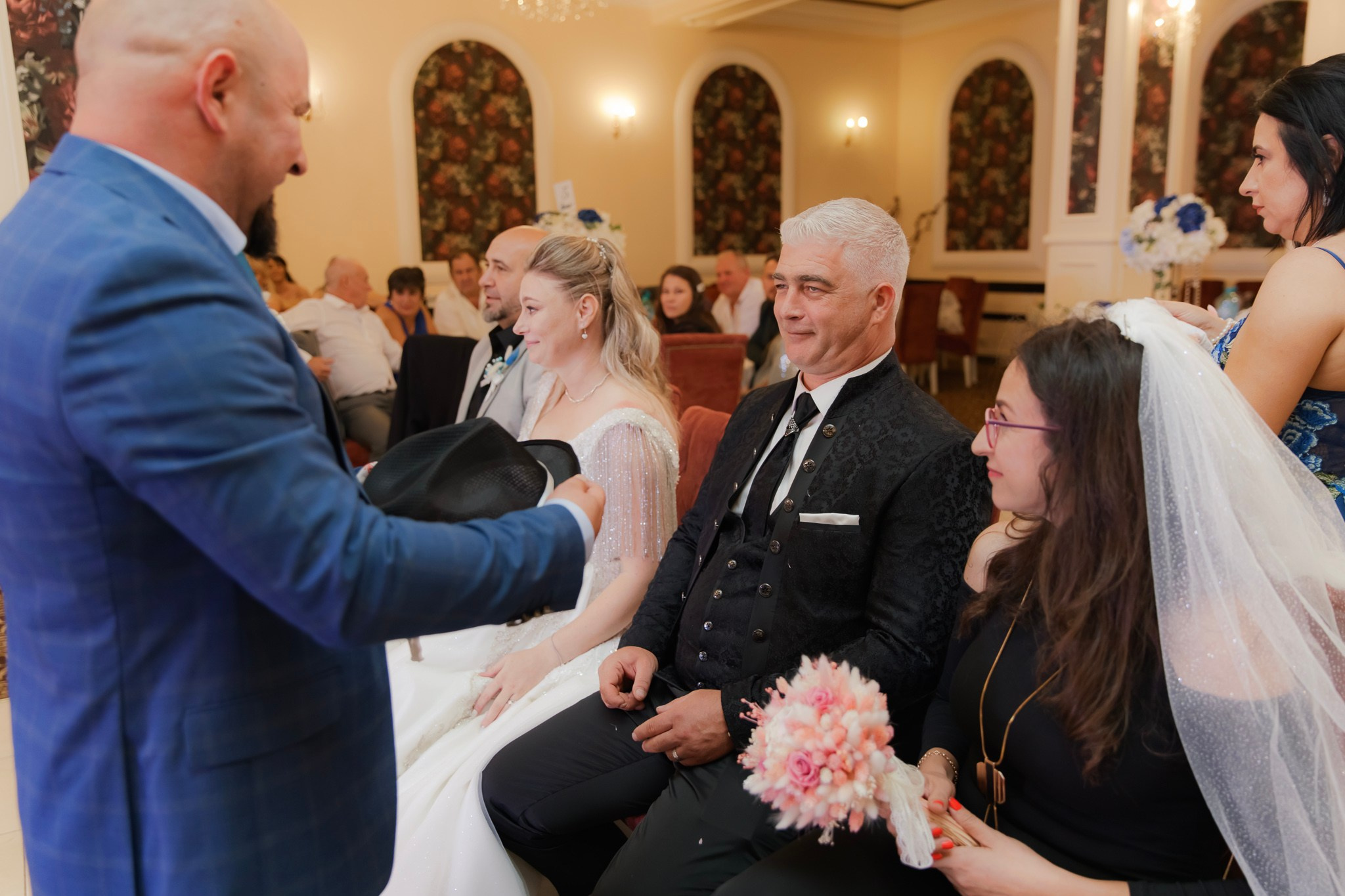 Mihai & Oana. Servicii foto-video profesionale, pentru momente de neuitat