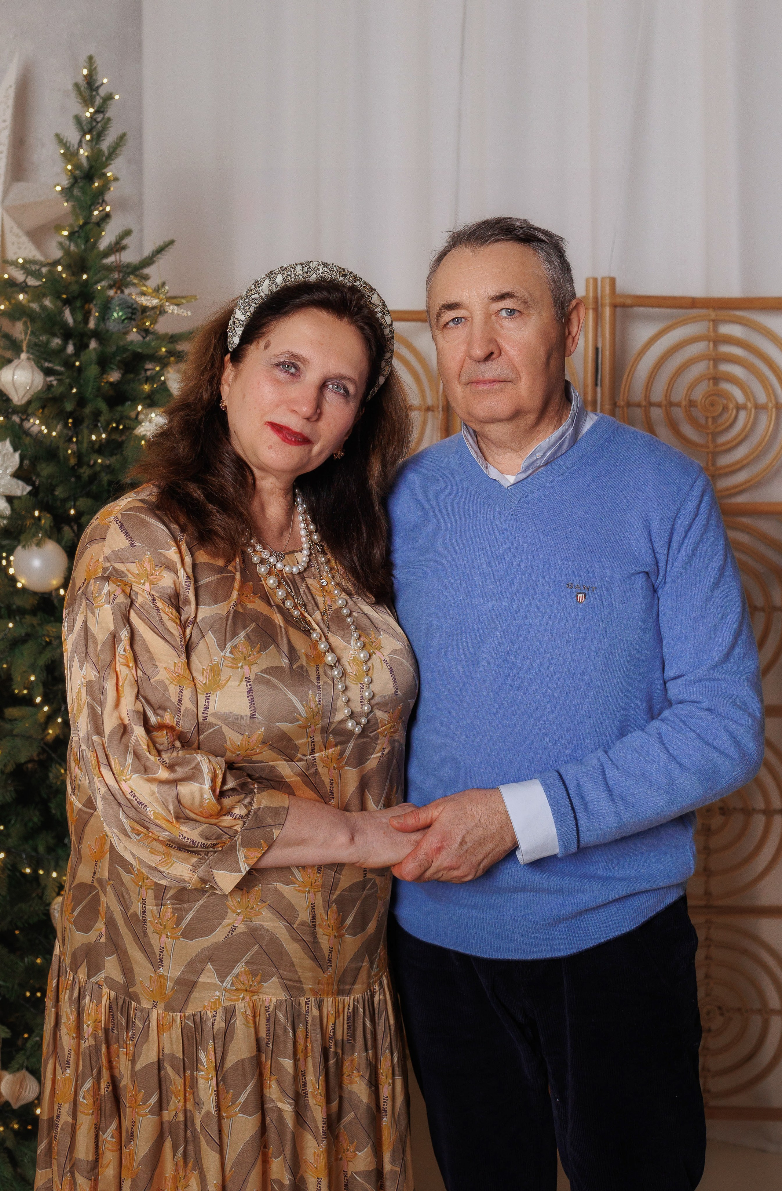 Christmas photo shoot for a large family. Family photographer in Vilnuis Svetlana Naumova