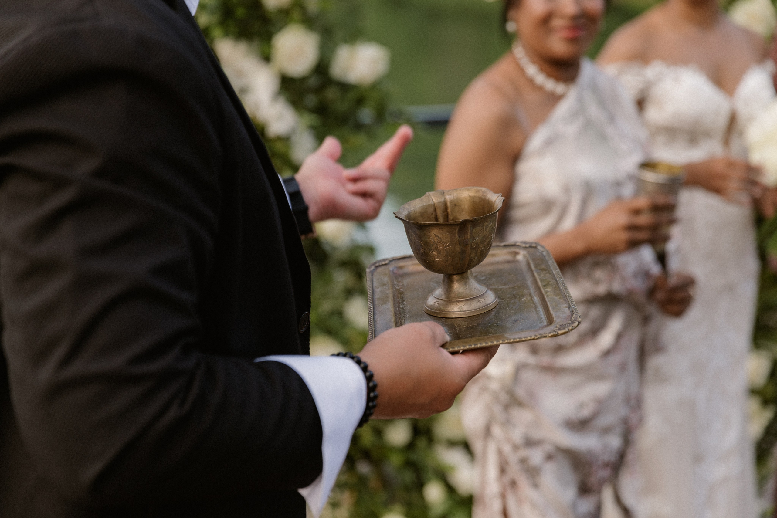 Thesakaya and Kevin. Photographer Anna Nazarenko