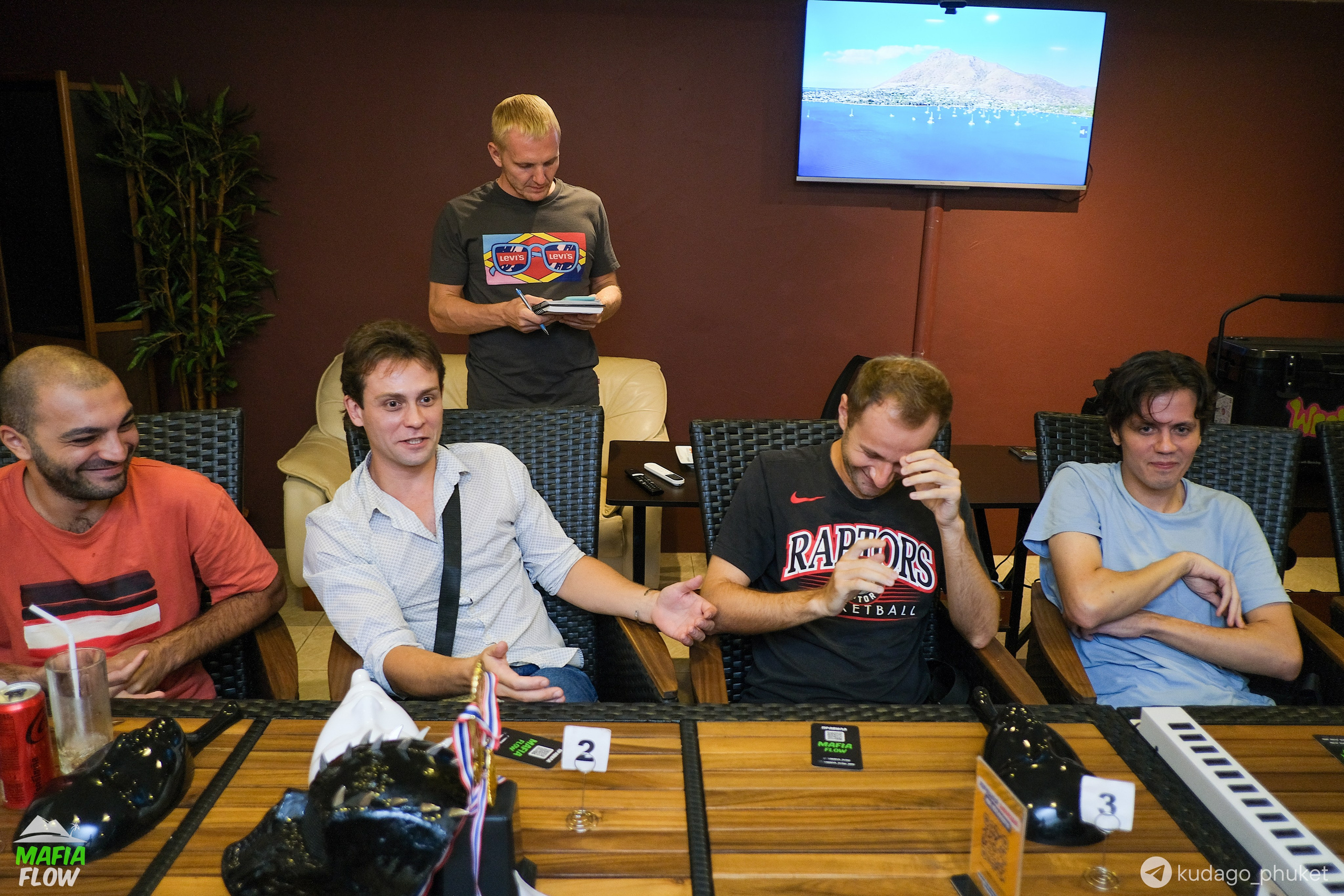 Игра Mafia | Фоторепортаж | Афиша | DAVAYSXODIM.com PHUKET. АФИША|ФОТОРЕПОРТАЖИ|ИВЕНТЫ|ПХУКЕТ