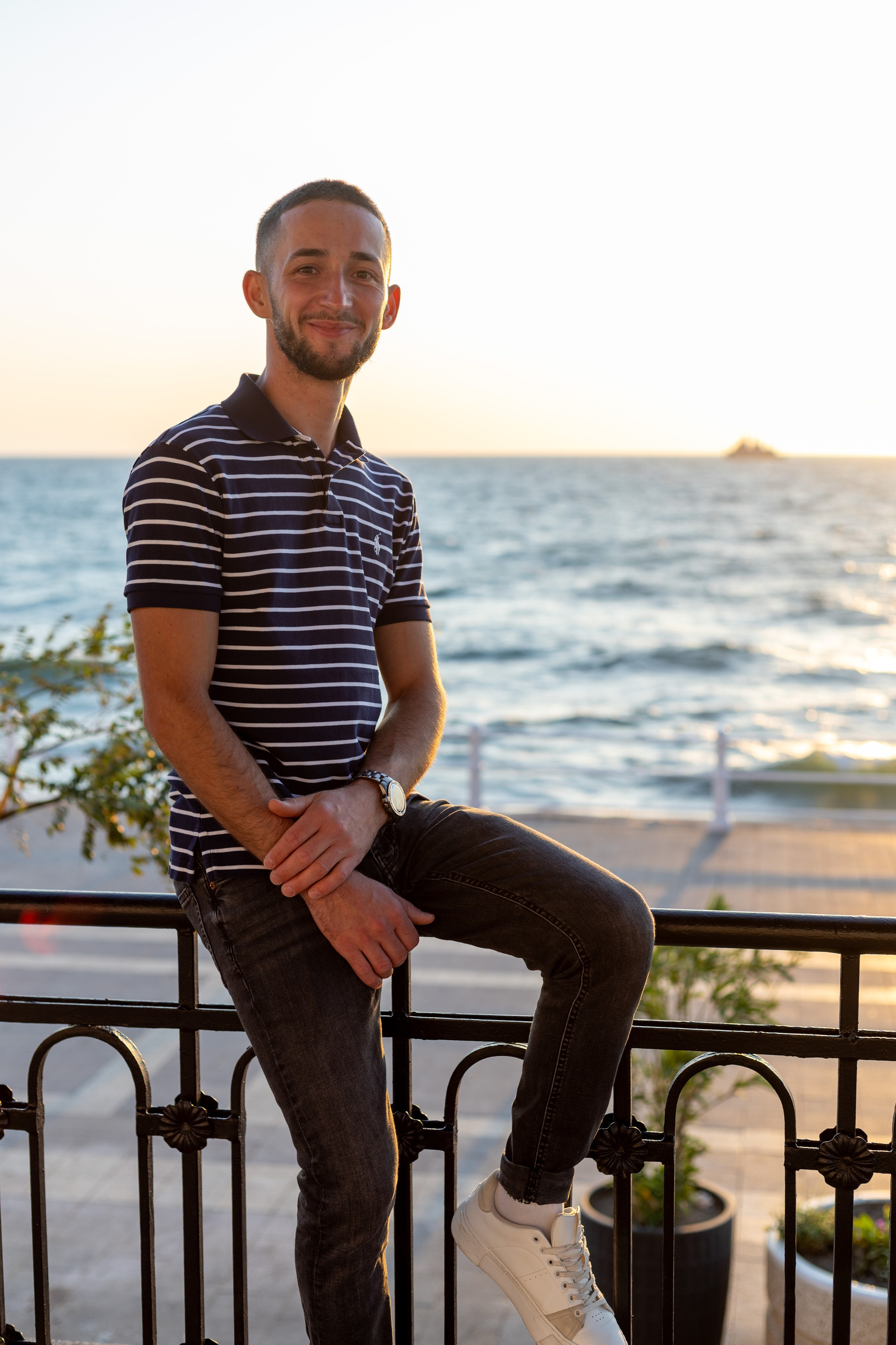 Cătălin O. Fotograf. Lucrez cu oameni, produse și spații. Portret și fotografie creativă. Bacău, România. Lidia Savinoiu