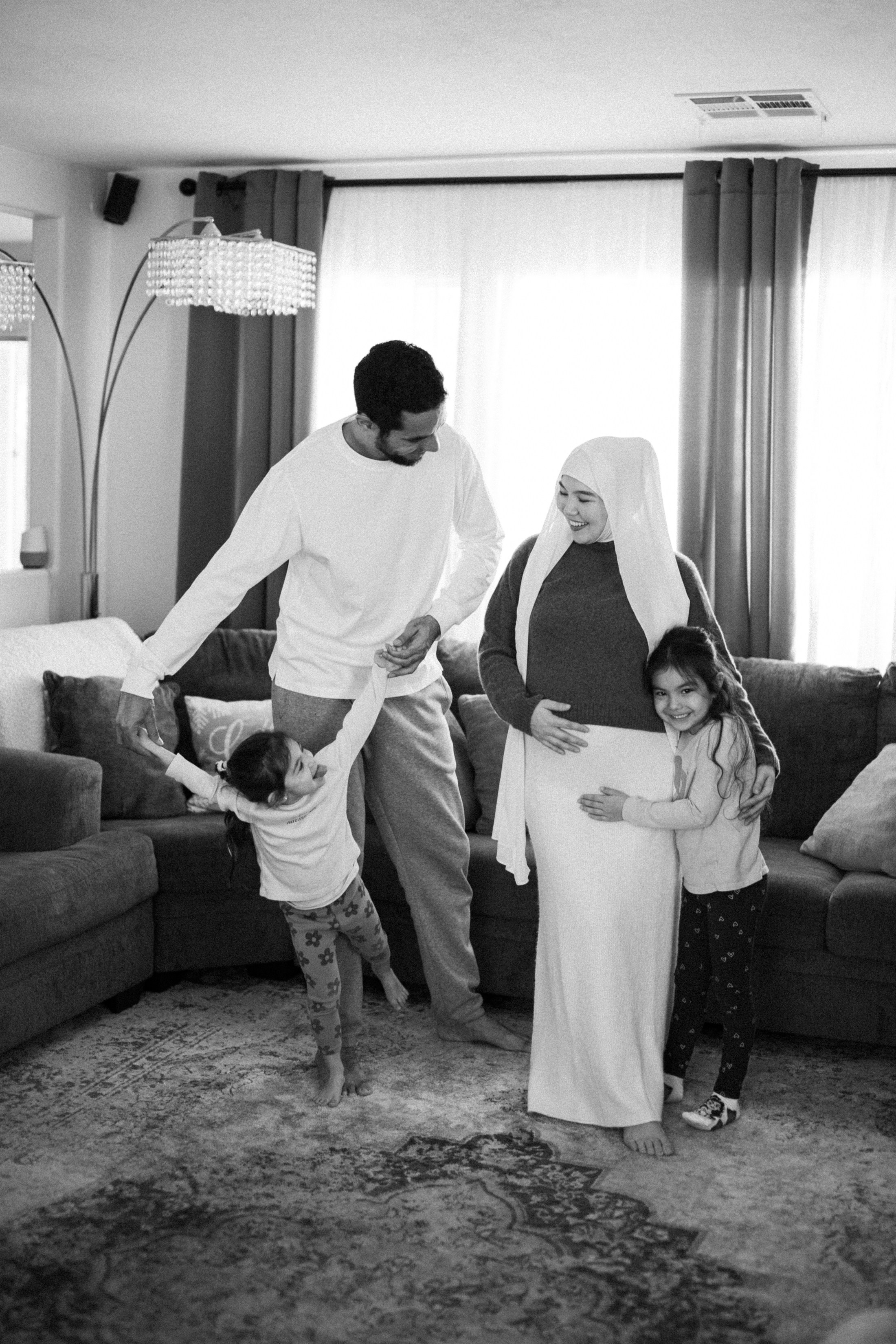 Shirin & her family. Wedding & elopement photographer Viktoriya Kravtsov. Las Vegas