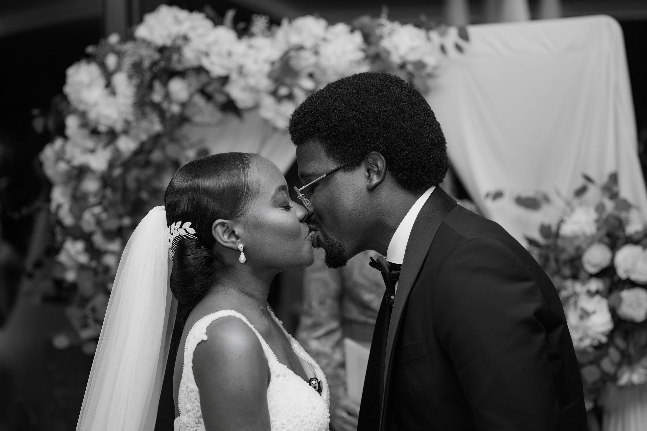 Nawik e Ethson. Fazemos o seu casamento ser lembrado por gerações