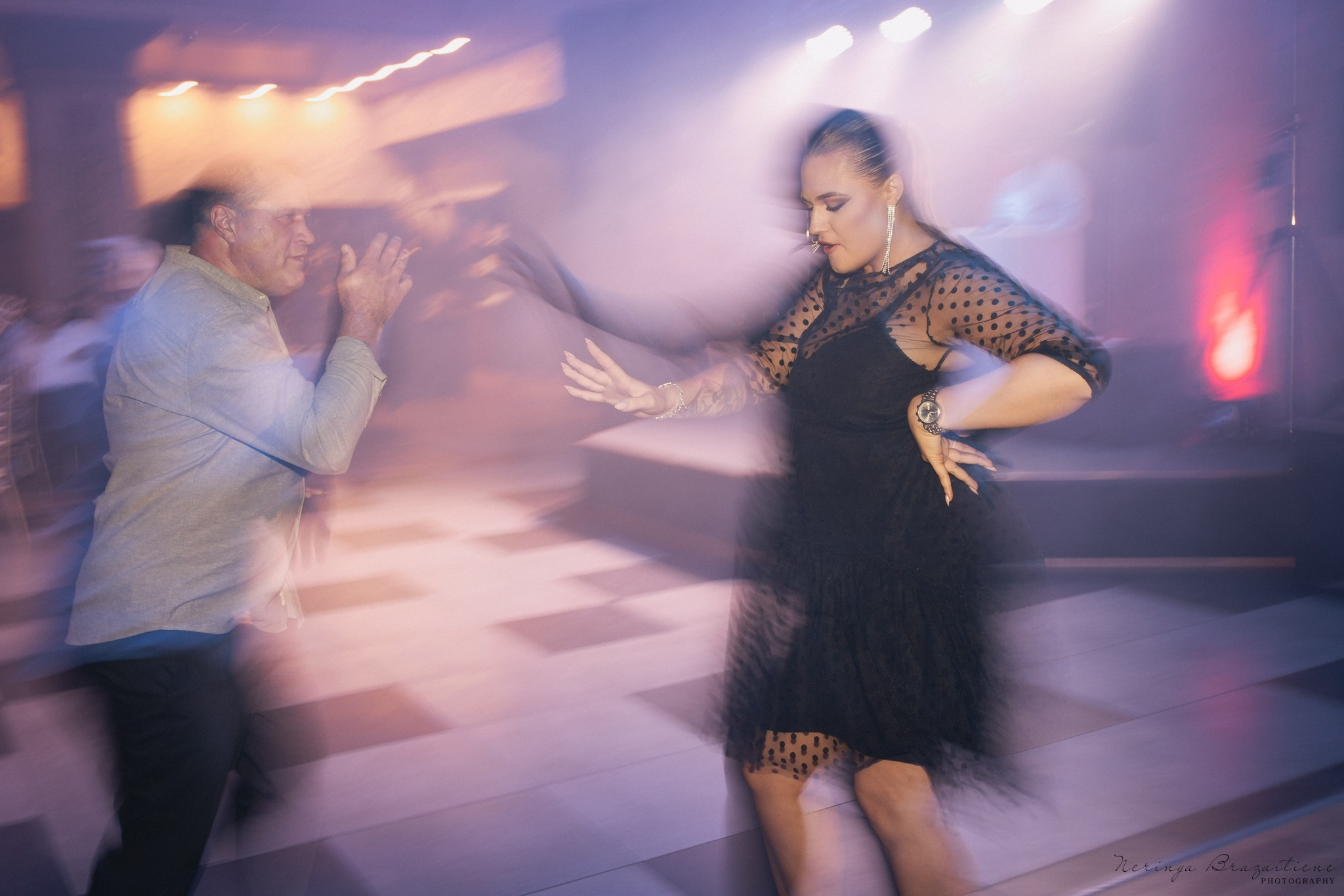 Vestuvinė fotosesija Kaune, Vienybės aikštėje, prie Lietuvos banko