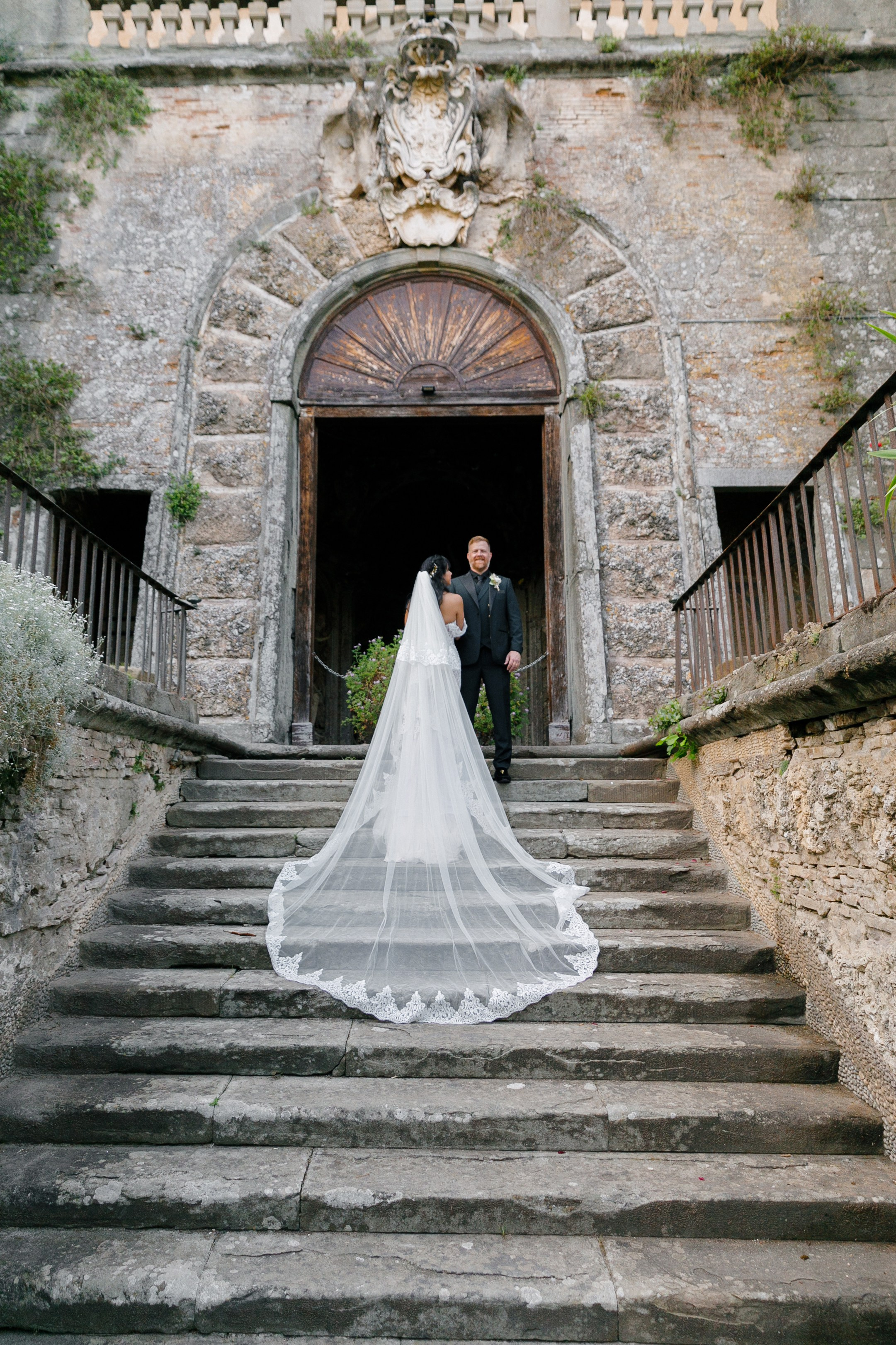 Tuscany Castello di Montegufoni wedding. Iurkovski PHOTOGRAPHY in Europe. Luxury destination weddings and events