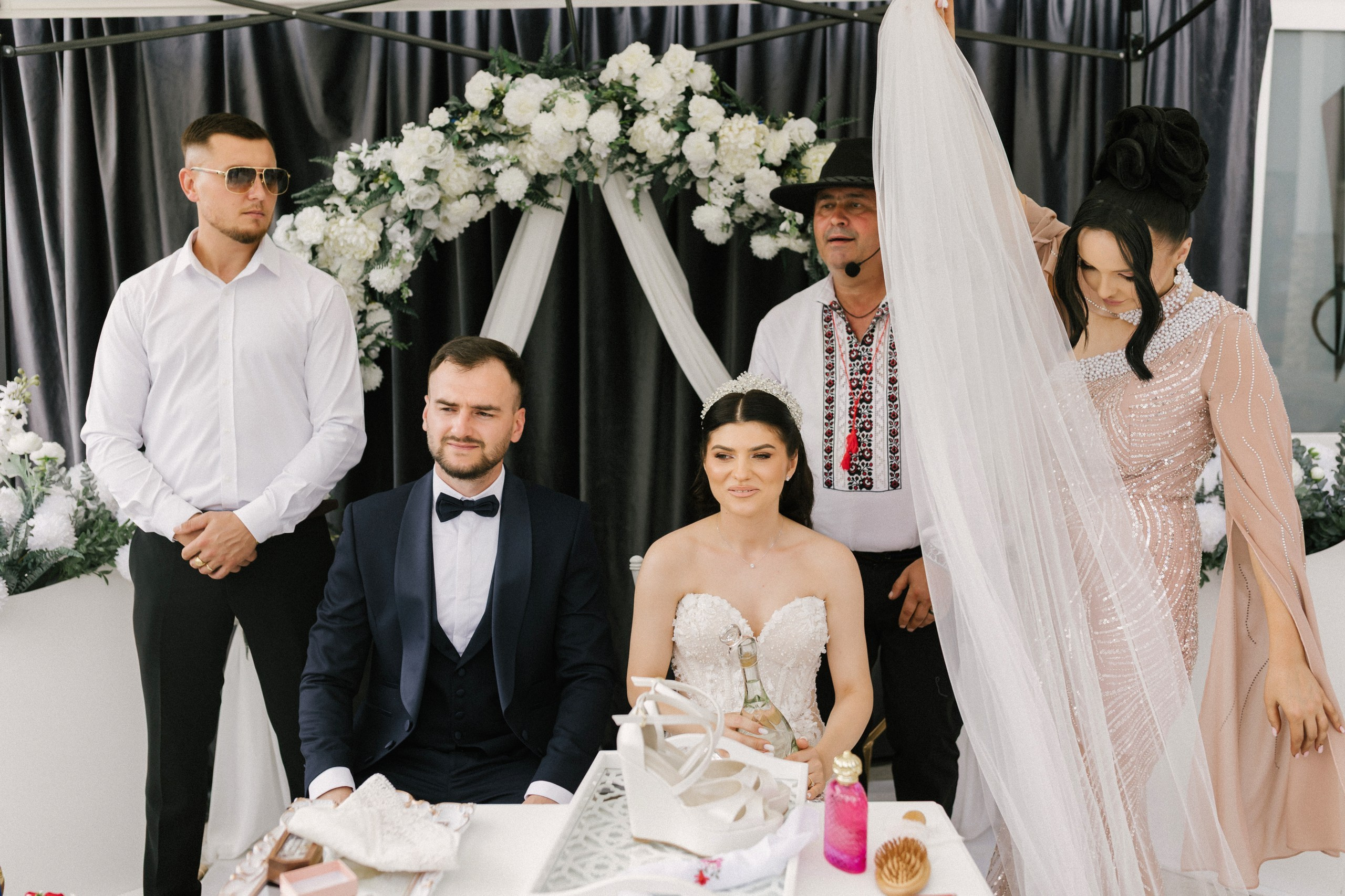 1. Mireasa Adriana în timpul pregătirilor de nuntă în Tudora Botoșani2. Costumul mirelui Ionuț fotografiat artistic în ziua nunții3. Prietenii mirelui la tradițiile de nuntă în Tudora4. Bărbieritul mirelui în cadrul obiceiurilor tradiționale de nuntă5. Fotografii de familie la biserică în ziua nunții6. Portret de familie cu mirii și copilul lor la nunta din Botoșani7. Primul dans al mirilor la Mariage Dor Baisa Botoșani8. Decor elegant de nuntă la Mariage Dor Baisa9. Emoții și tradiții la nunta din Tudora județul Botoșani10. Fotograf profesionist de nuntă în Botoșani surprinzând momente autentice - otograf-nunta-botosanifotograf-evenimente-botosanifotograf-profesionist-botosanifotograf-nunta-tudoranunta-tudora-botosanisedinta-foto-nunta-botosanipoze-nunta-botosanifotografii-nunta-tudorafotograf-cununie-religioasa-botosanibiserica-sfintii-imparati-constantin-si-elena-tudoramariage-dor-baisa-botosanirestaurant-nunta-botosanidansul-mirilor-mariage-dorpregatiri-mire-botosanipregatiri-mireasa-botosanitraditii-nunta-moldovaobiceiuri-nunta-tudorafotograf-familie-nunta-botosaniportret-miri-botosanigalerie-foto-nunta-botosanialbum-foto-nunta-botosaninunta-eleganta-botosaninunta-cu-traditii-botosanifotograf-premium-nunta-botosaniservicii-foto-video-botosanipoveste-de-nunta-botosanifotograf-documentar-nuntafotograf-natural-emotionalmiri-ionut-si-adriananunta-autentica-tudora -otograf-nunta-botosanifotograf-nunta-tudoranunta-tudora-botosanifotograf-evenimente-botosanifotograf-profesionist-botosaniservicii-foto-video-botosanigalerie-foto-nunta-botosanialbum-foto-nunta-botosani - nunta-autentica-botosaninunta-cu-traditii-botosanipoveste-de-nunta-botosanifotografii-emotionante-nuntamomente-autentice-nuntafotografie-documentara-nuntafotograf-natural-nunta- pregatiri-miri-tudorabiserica-tudora-botosanicununie-religioasa-tudoramariage-dor-baisa-botosanipetrecere-nunta-botosanivalsul-mirilor-botosani - alino-foto-studio-botosaniionut-si-adriana-nunta-tudorafotograf-alin-chirila-botosani