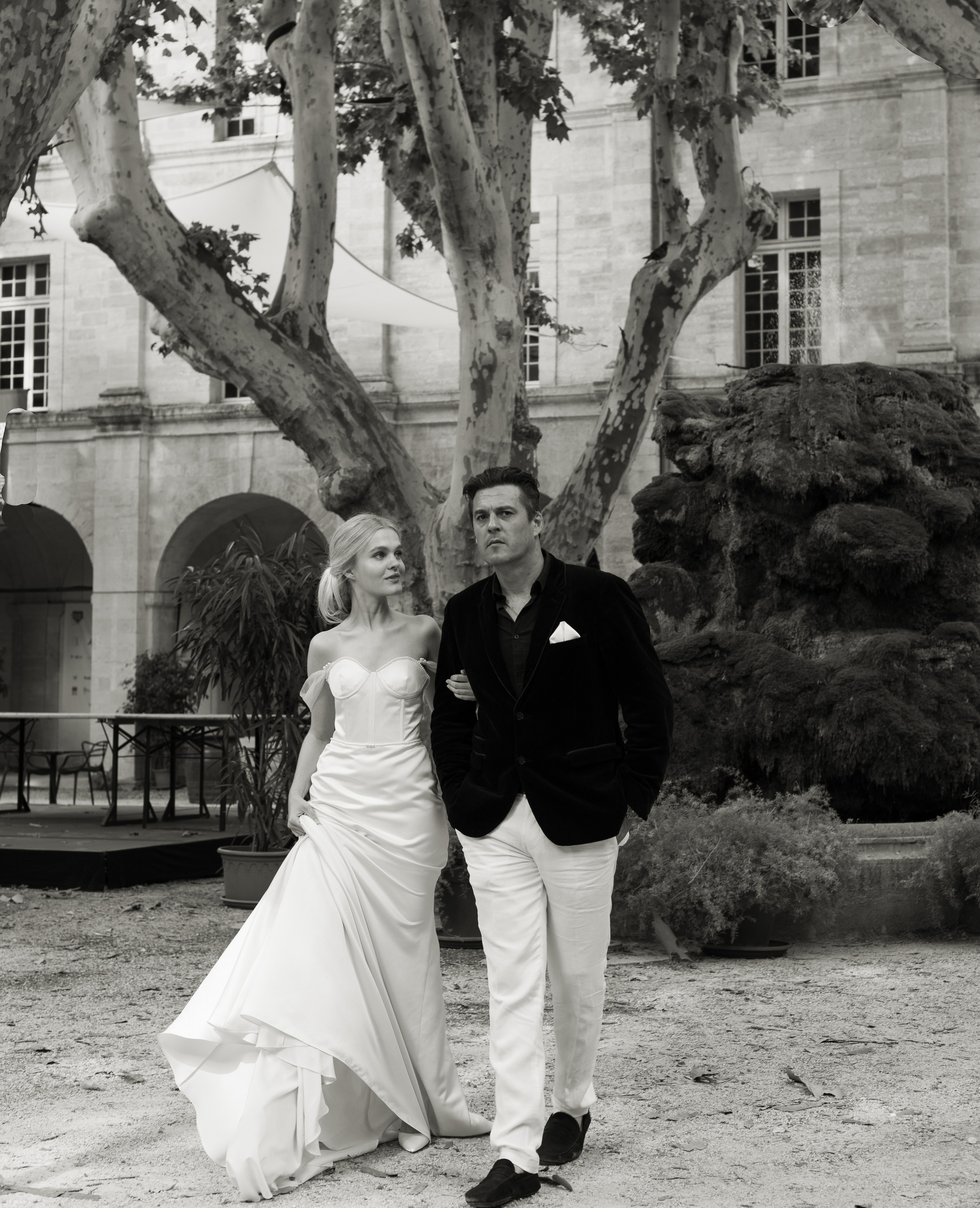Nouveaux mariés. Histoires d’amour, séances photos de famille et de mariage en France