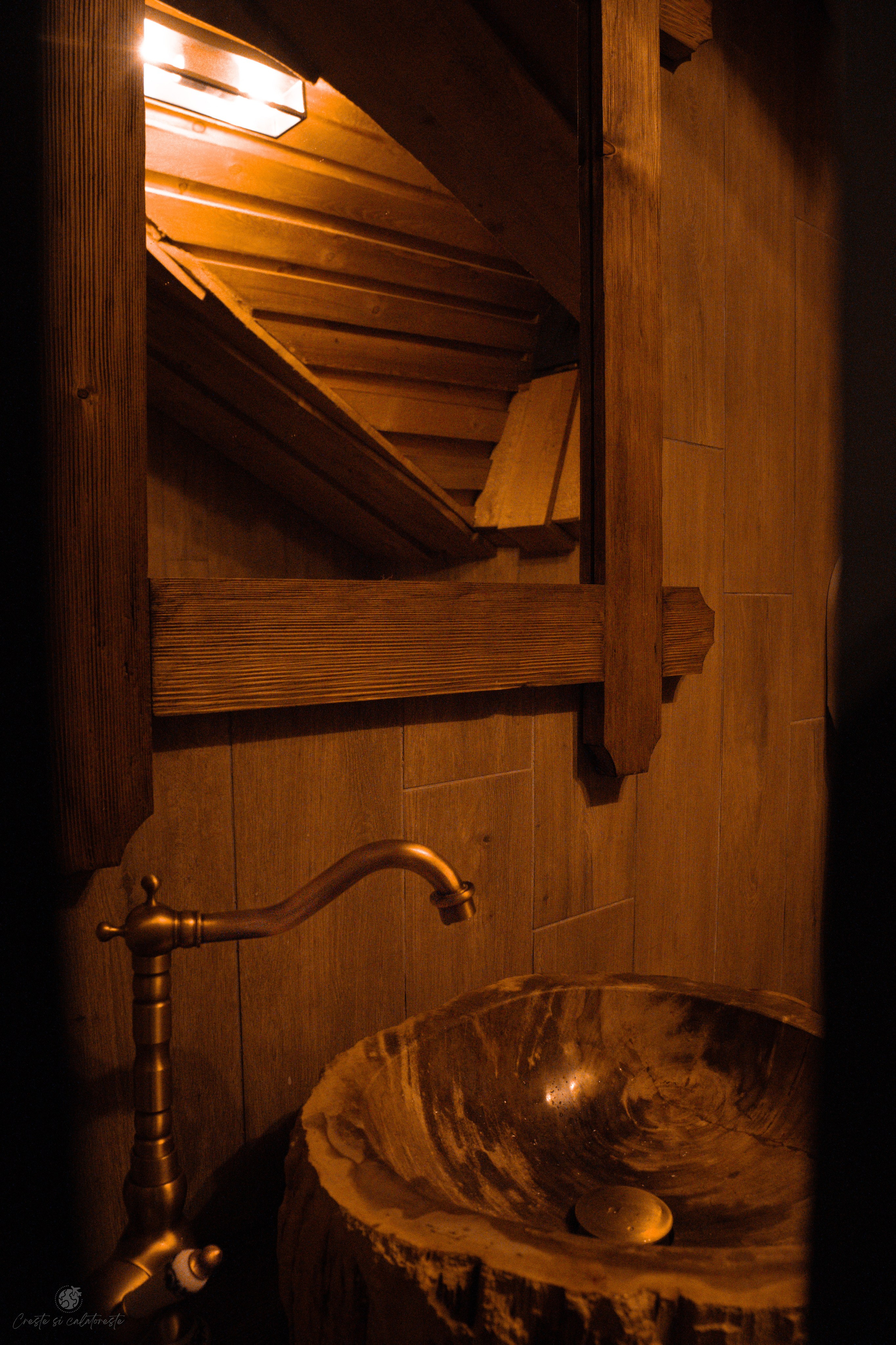 Casa de la Nuci. Creste si calatoreste