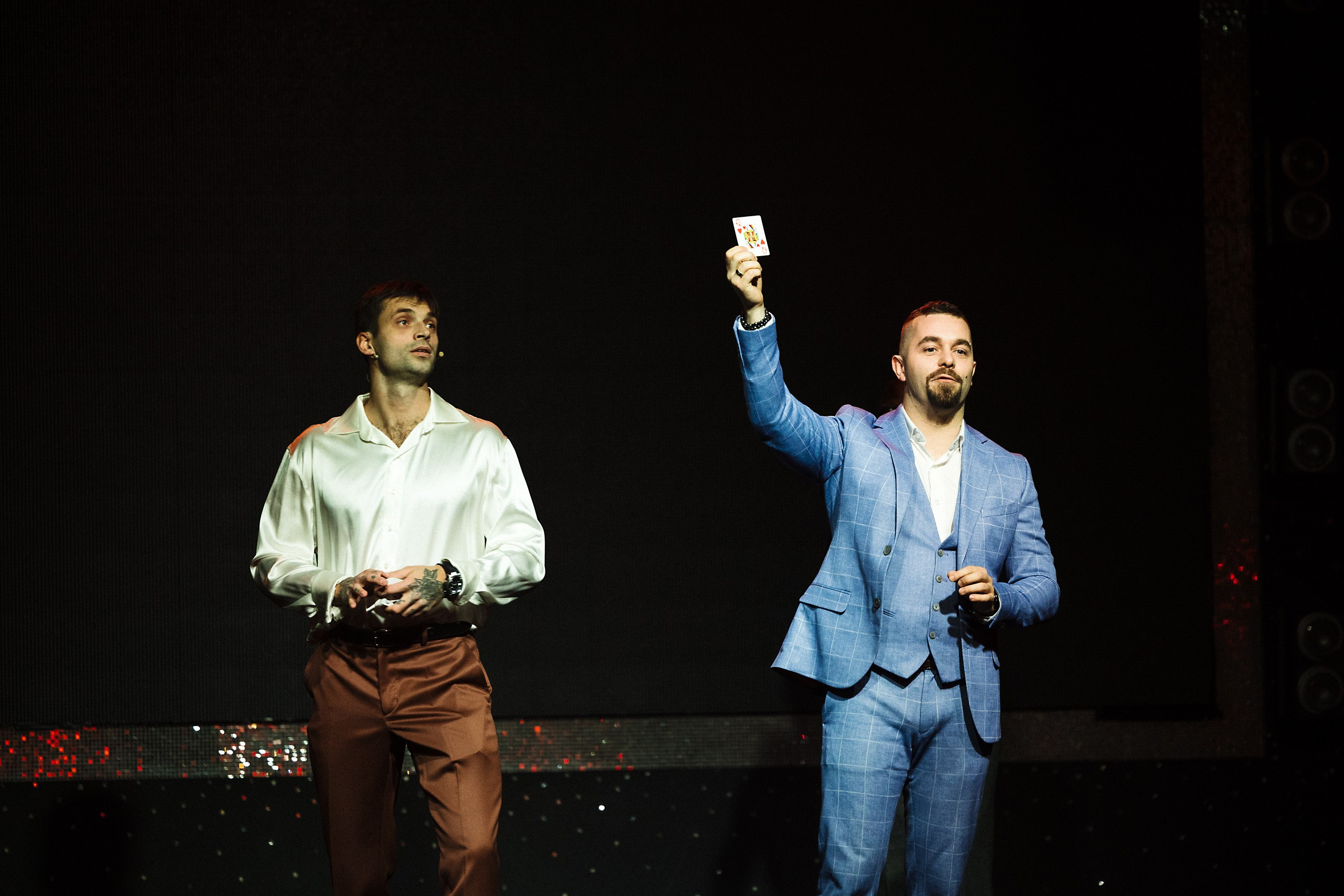 Фотосъёмка корпоративного Нового года в стиле «Оскар» — ярко, роскошно, незабываемо. Евгений Тимофеев | Свадебный и контент-фотограф и видеограф в Риге