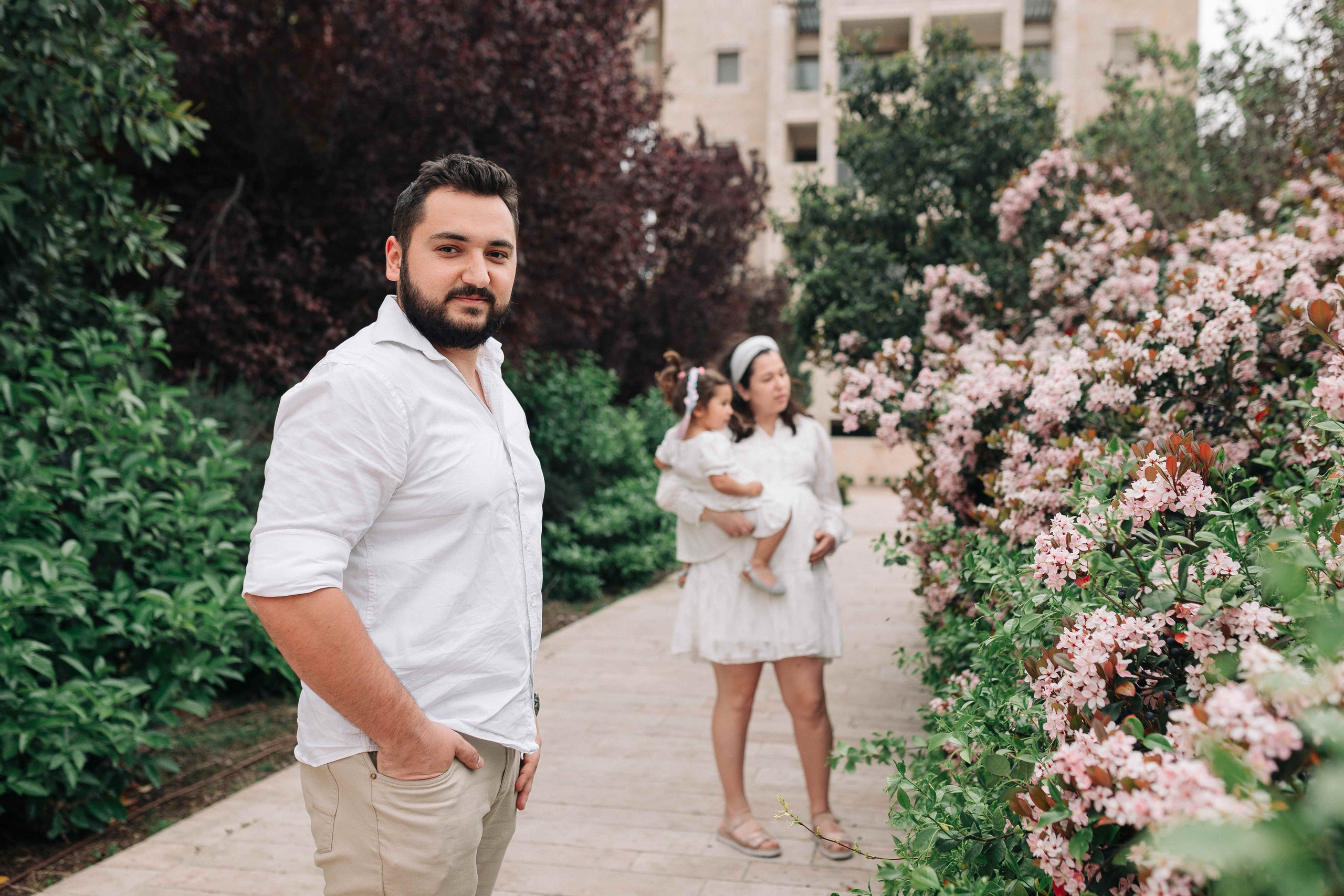 EXPECTING A BABY, JERUSALEM. PHOTOGRAPHER IN ISRAEL