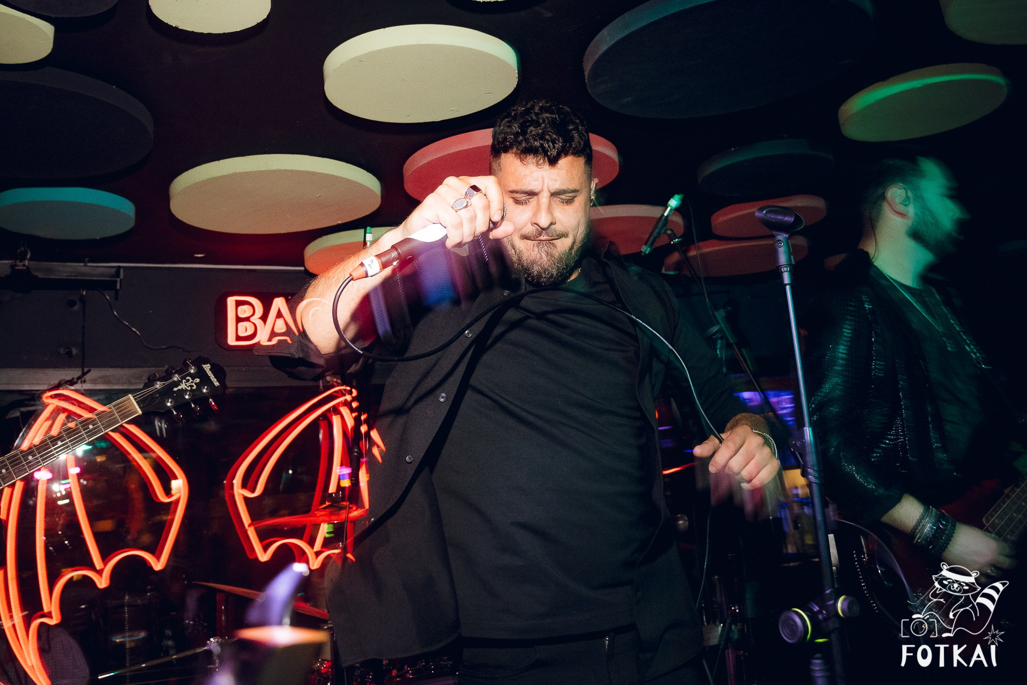 Концерт Delyrio в Confetti Playa Alicante — живое выступление группы, февраль 2026 | FOTKAI