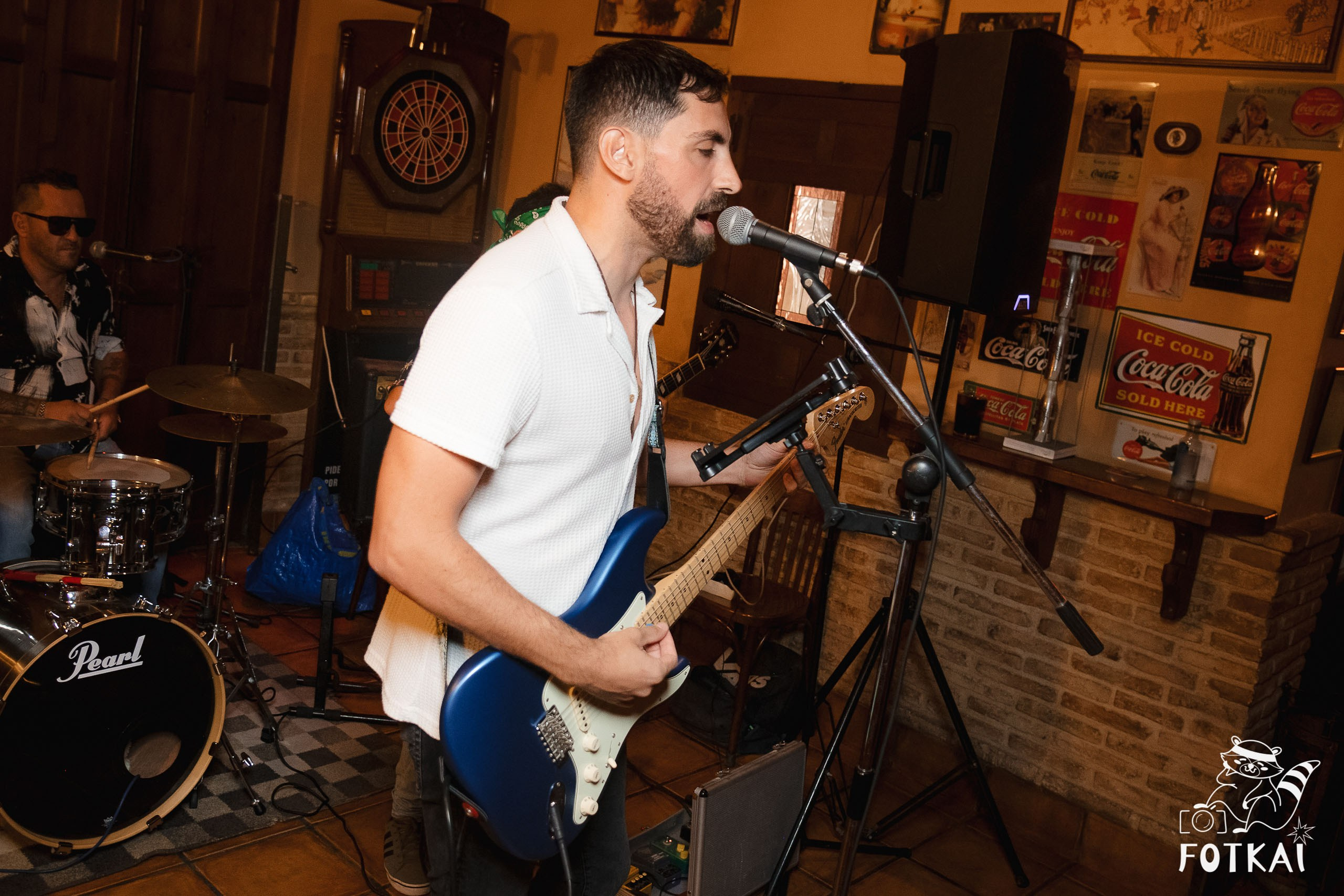 Stones of the Coast en Café Aljibe Rojales: Reportaje fotográfico 30.08.25 | FOTKAI