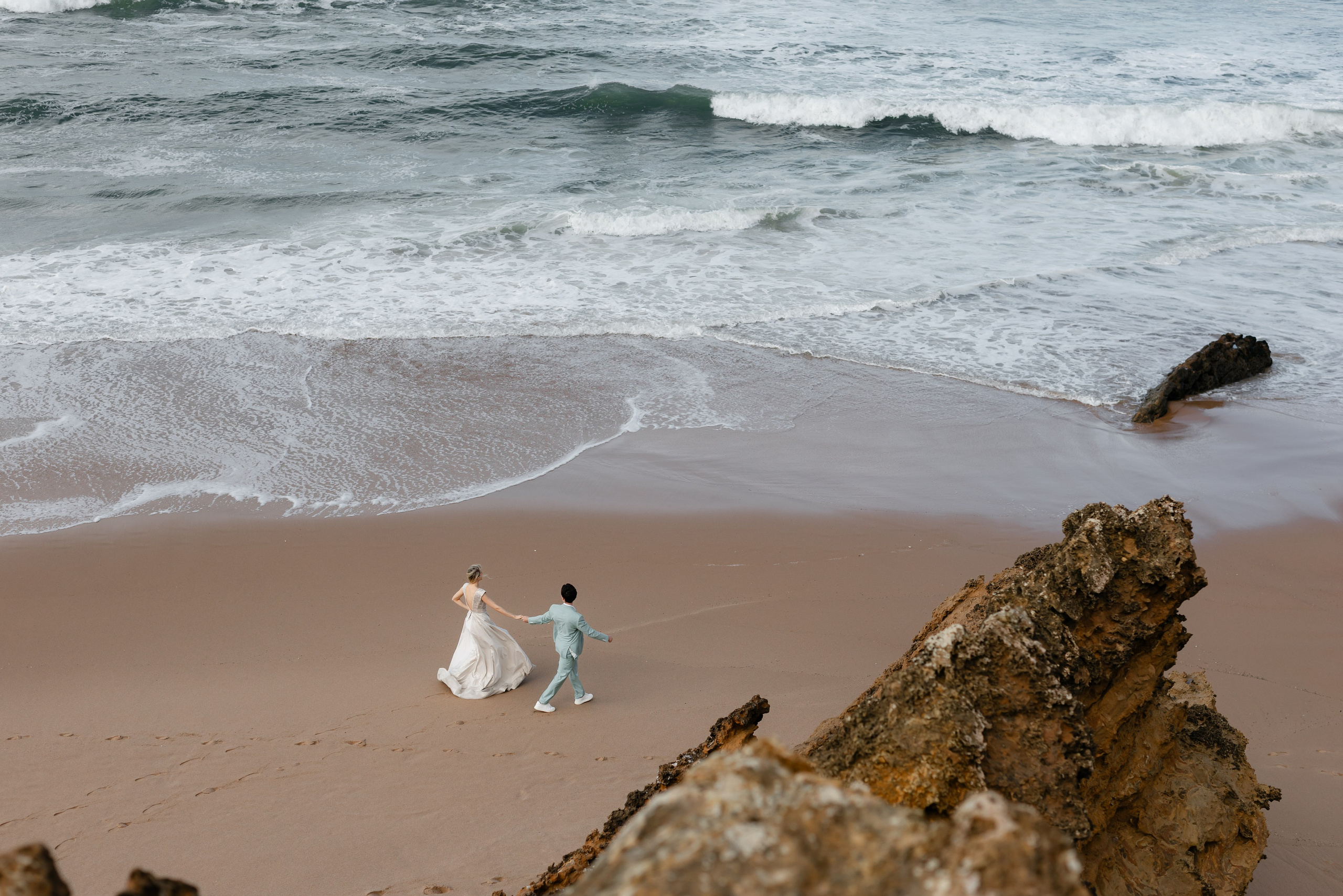 Vivien & Razvan. Main