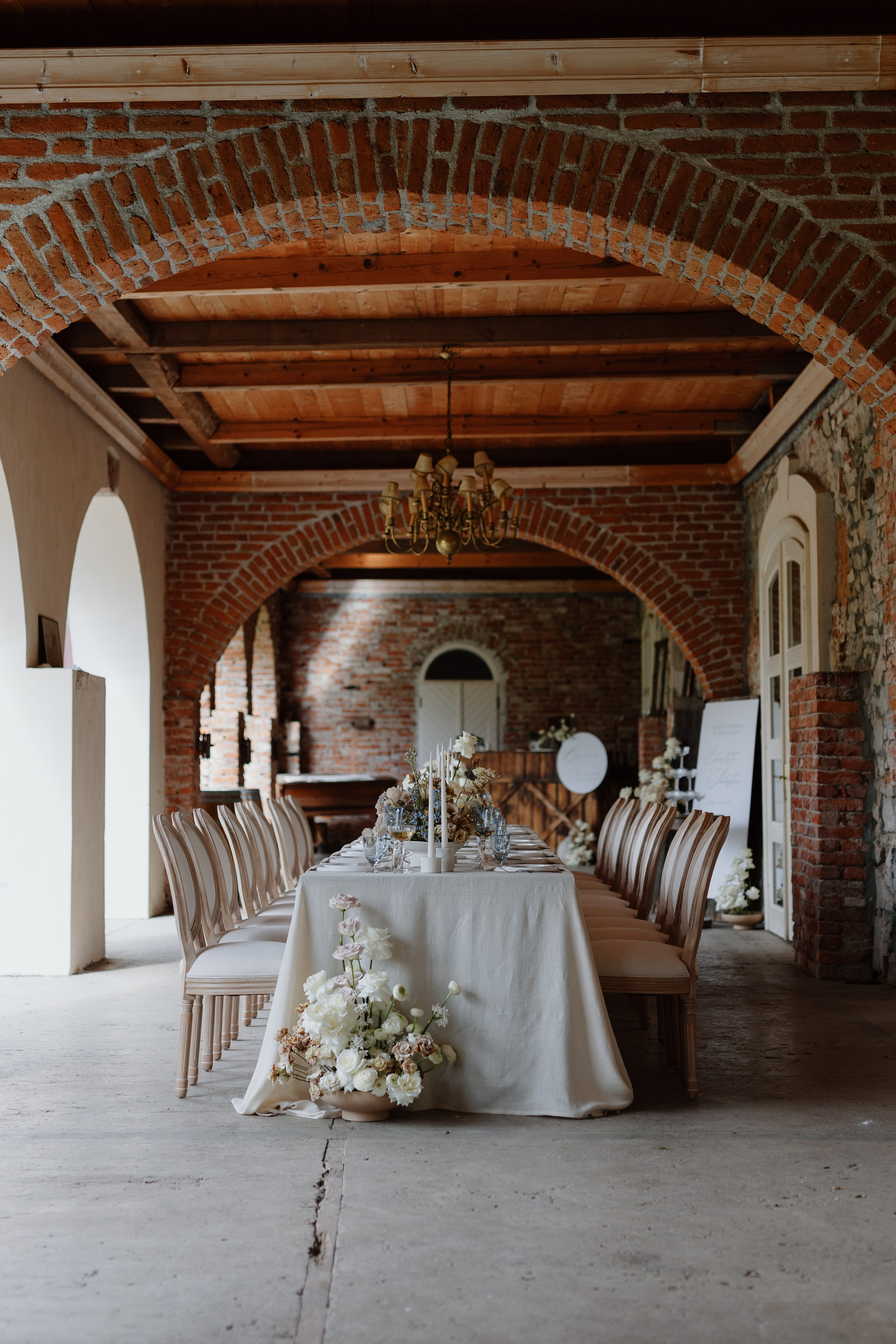 Styled Shoot Zabola Estate. Main