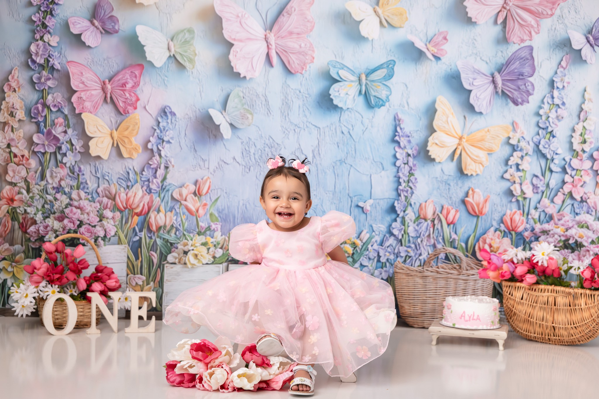 Ayla 1 year old. Professional family, maternity & newborn photographer in North Charleston, SC, creating timeless portraits