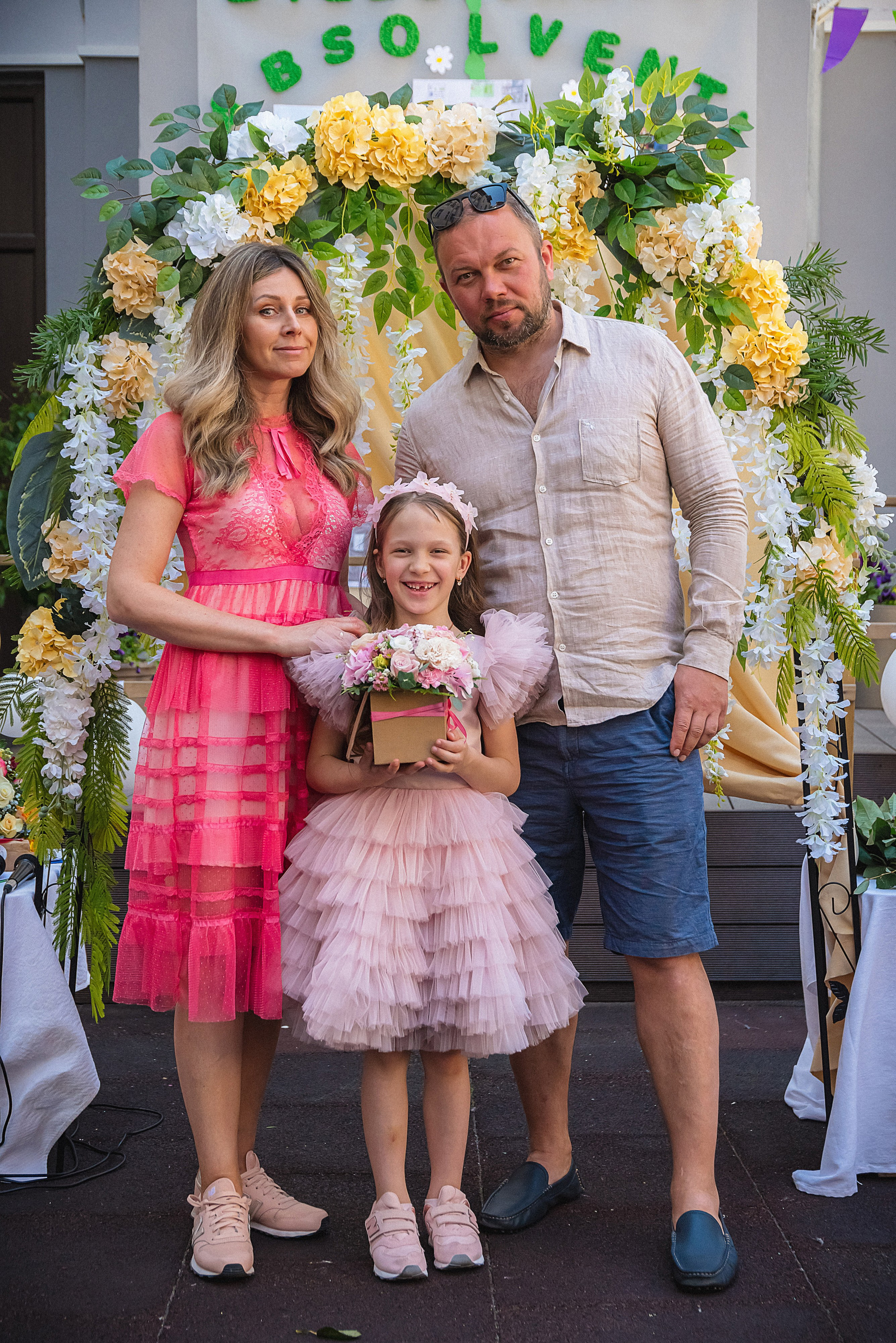 Zīles Skolas Izlaidums. Fotogrāfs Rīgā. Gīmenes, individuālās un dažādu produktu fotosesijas