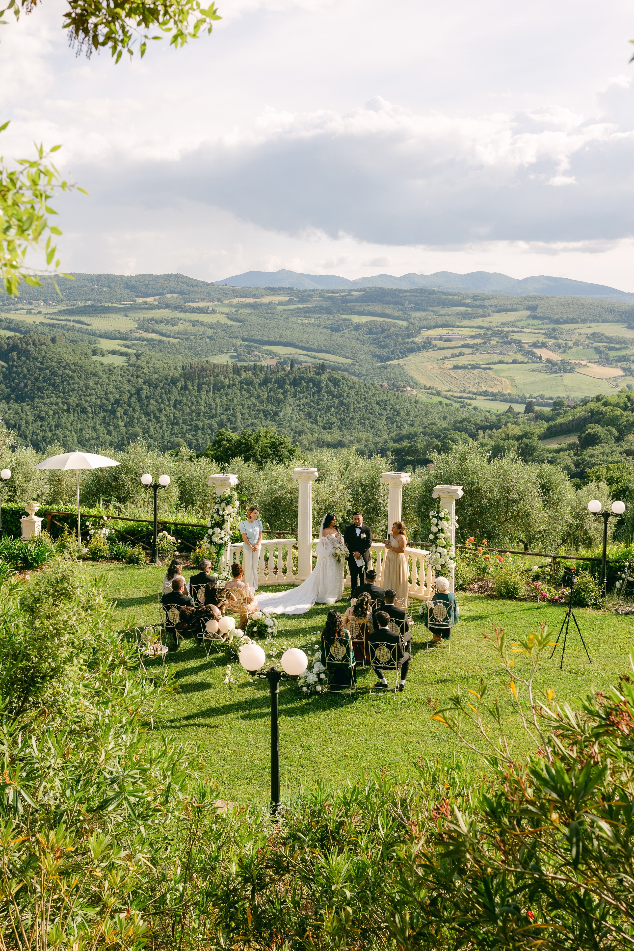 Sara Luca | Digital+Film wedding Photographer | Italy and Europe