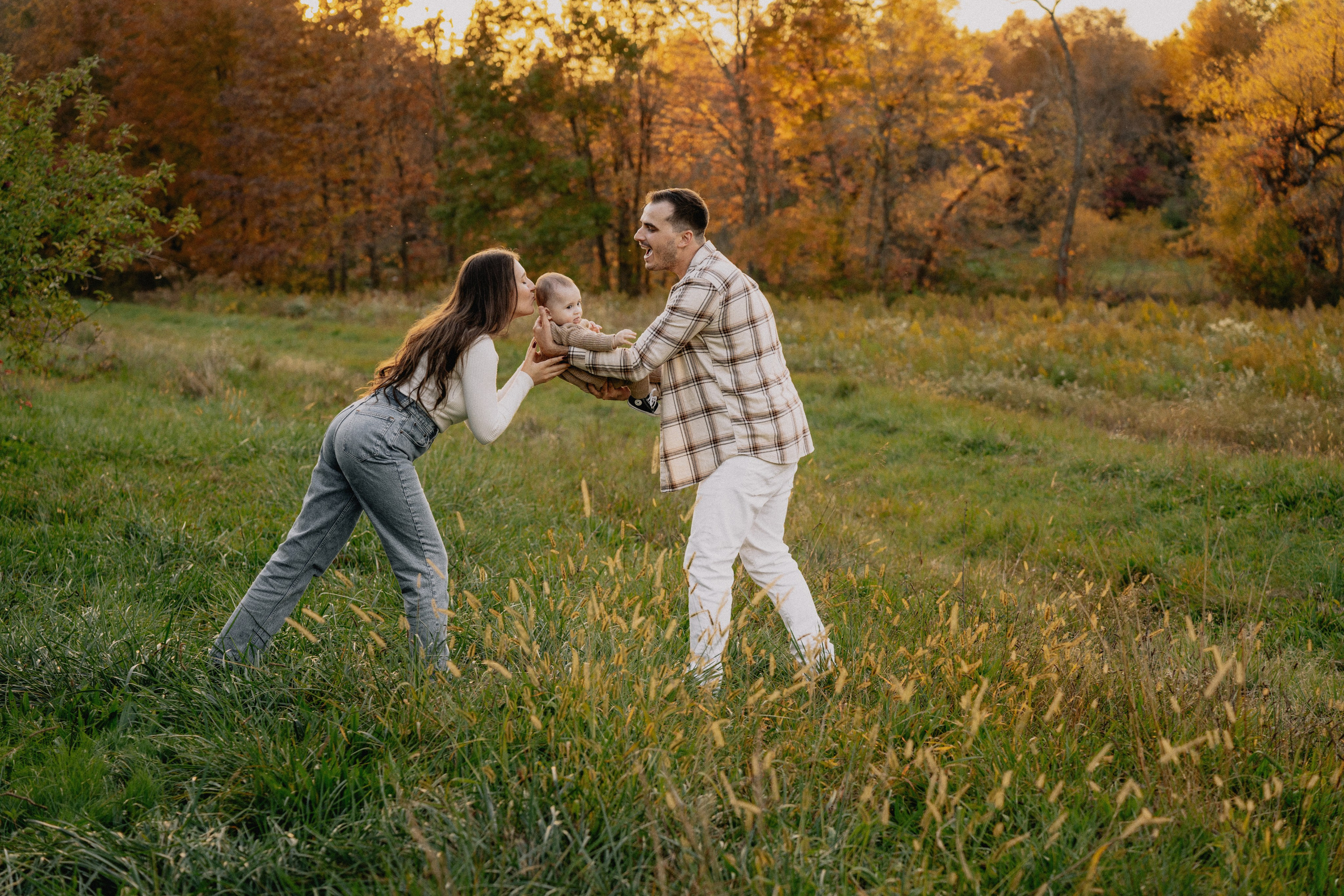 Family Photography in Nature – Candid & Beautiful Moments. Alisa Tant — Family and newborn photographer Bucks County, Montgomery county, Philadelphia, NJ