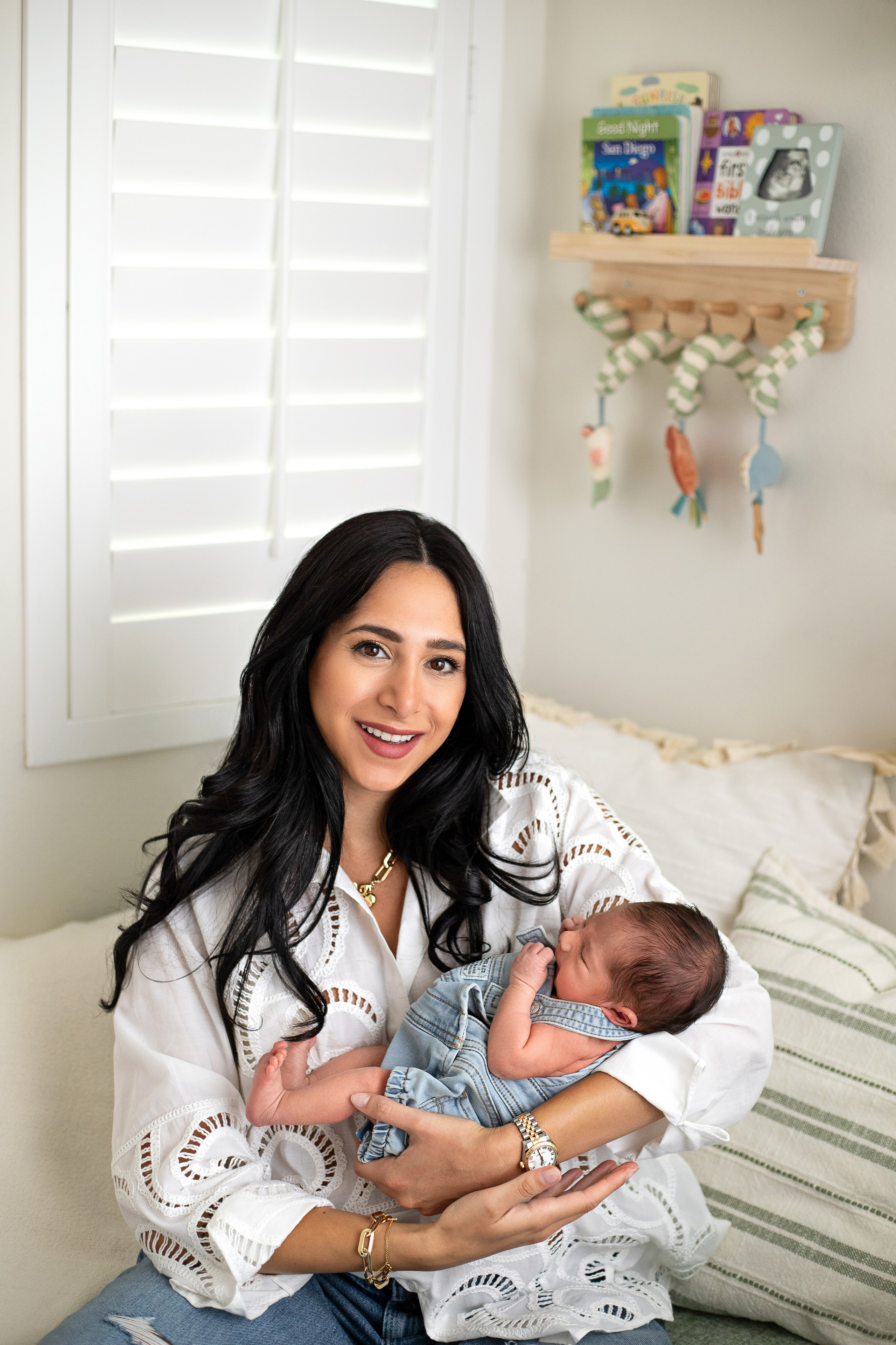 Newborn Classic. Mary Newborn Photo