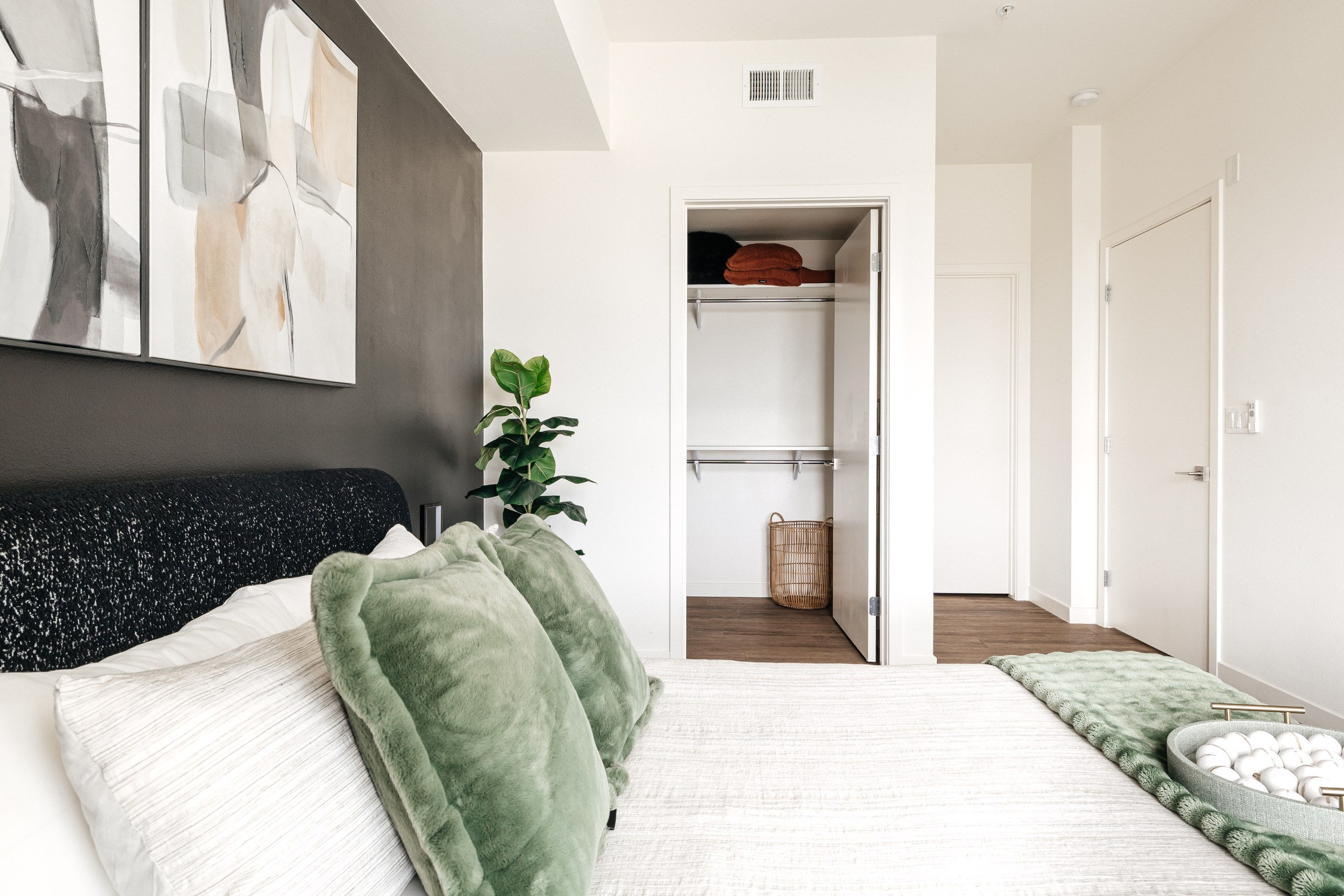 Longpre Apartments. Photographer Andrei White