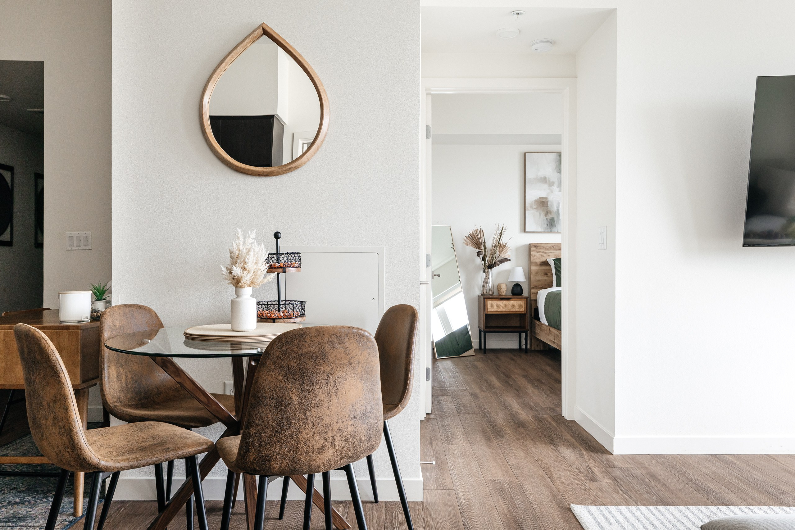 Longpre Apartments. Photographer Andrei White