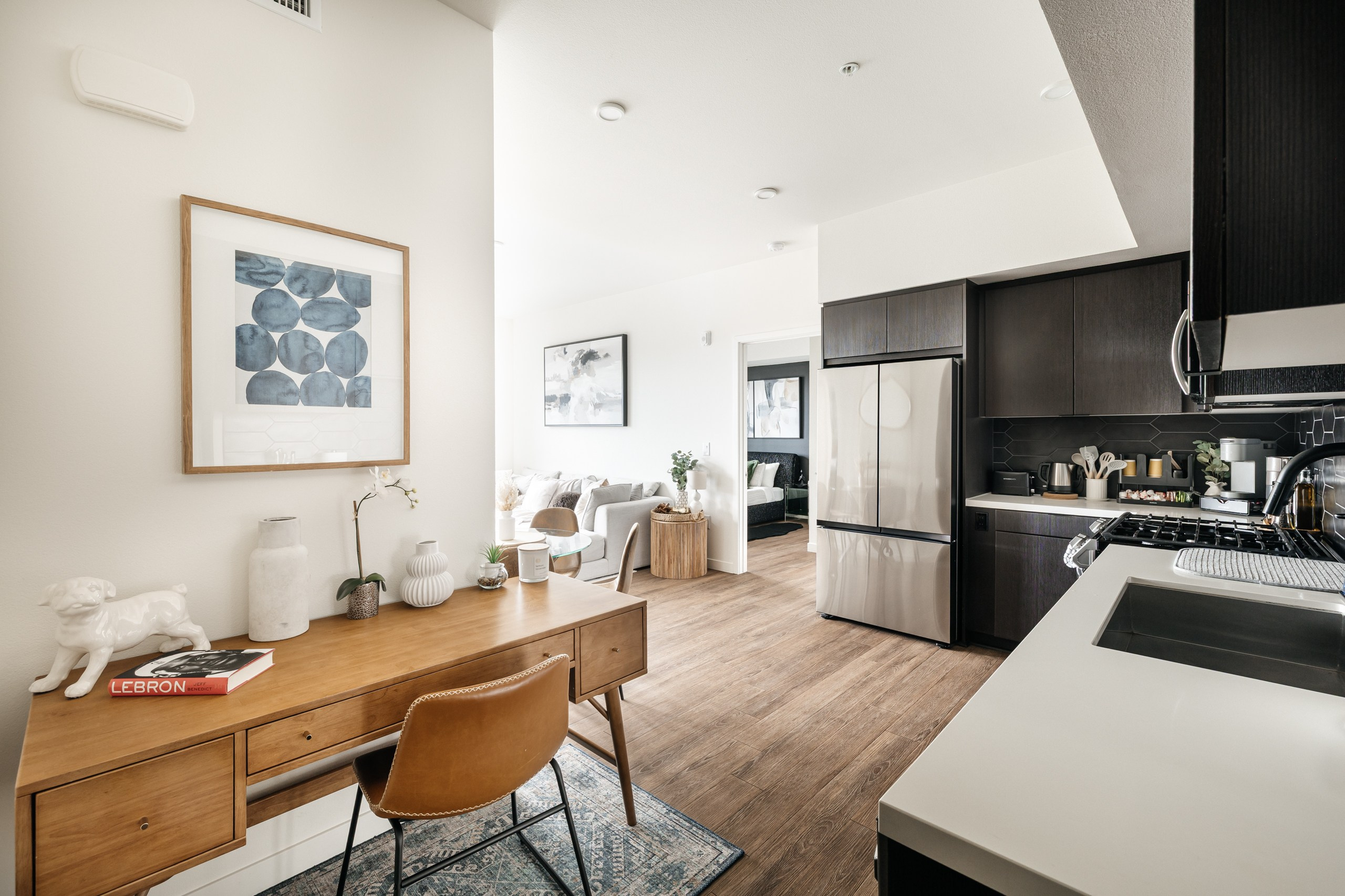 Longpre Apartments. Photographer Andrei White