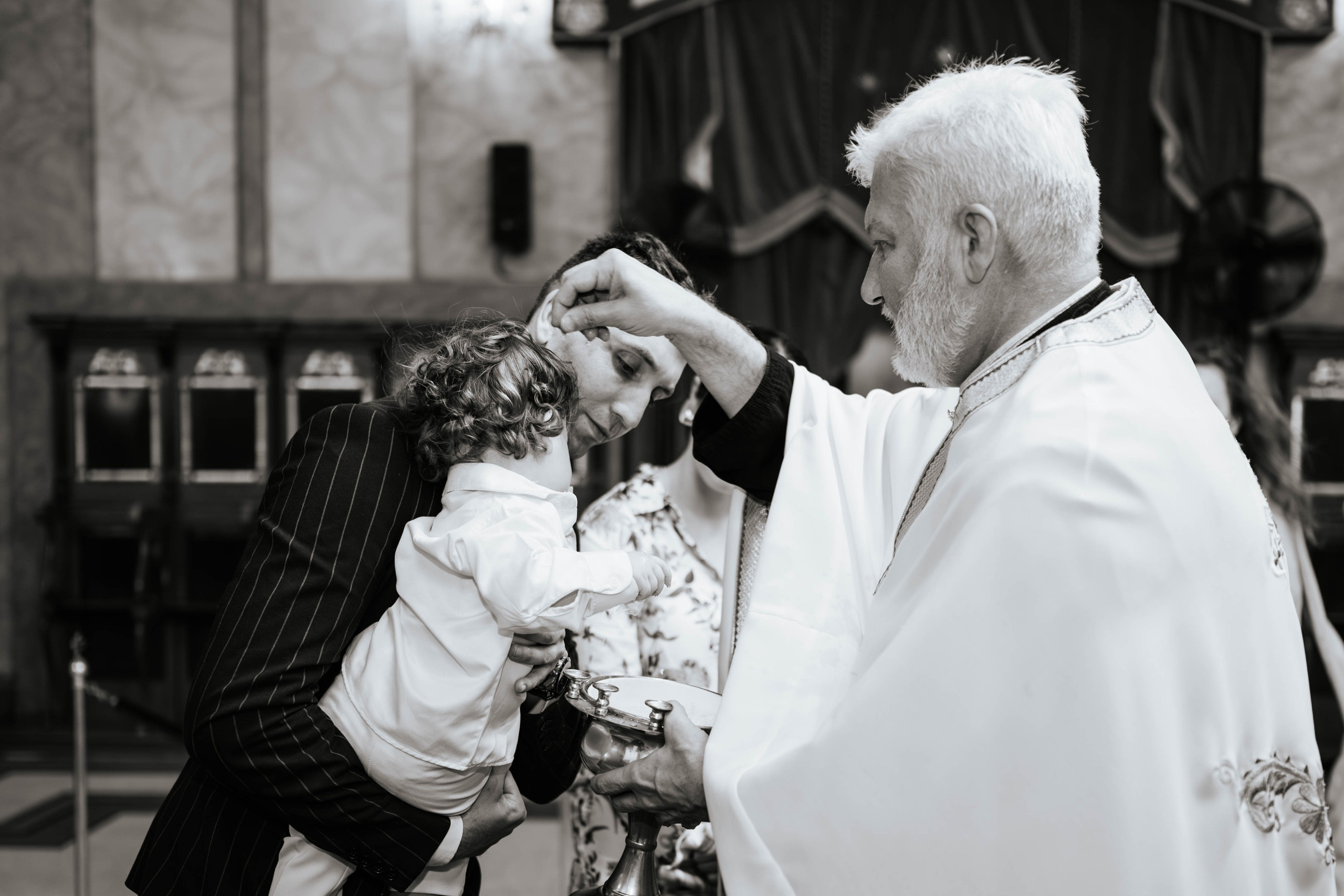 Saint & Igor - krštenje. Dečiji i porodični fotograf