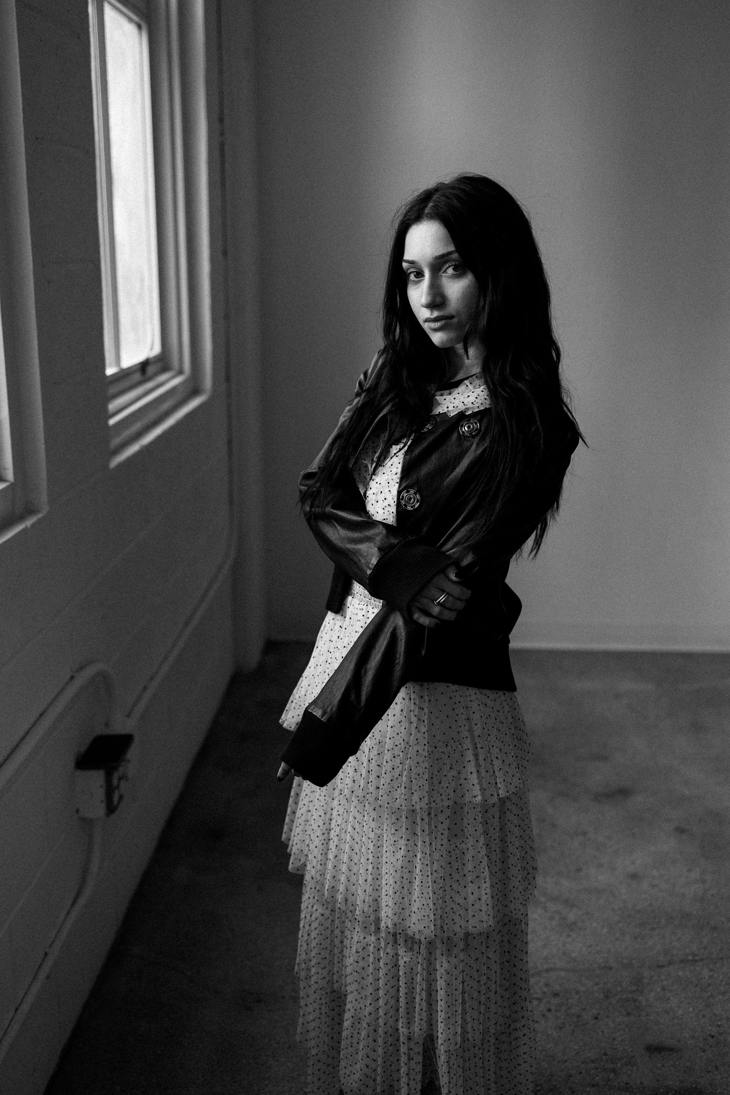 E. Rawnoir- Portrait photography by Daria Paliy.Timeless black&white portraits of women in NYC area