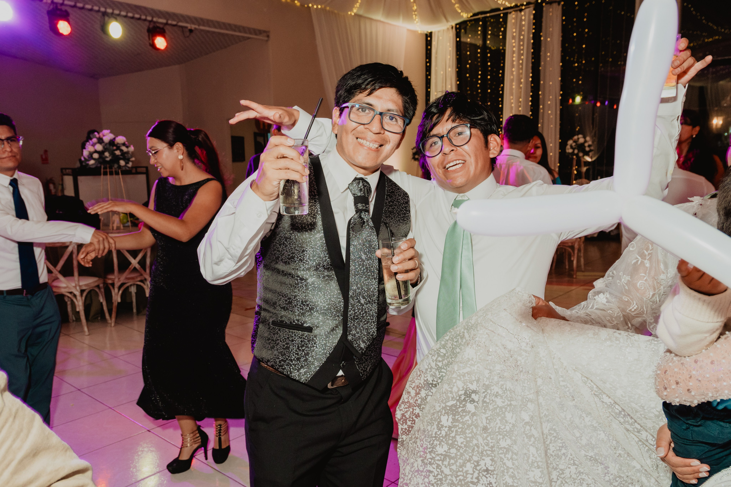 FERNANDO + MARIBEL | BODA RELIGIOSA. Studio KVTA | Fotografía y Video de Bodas en Arequipa