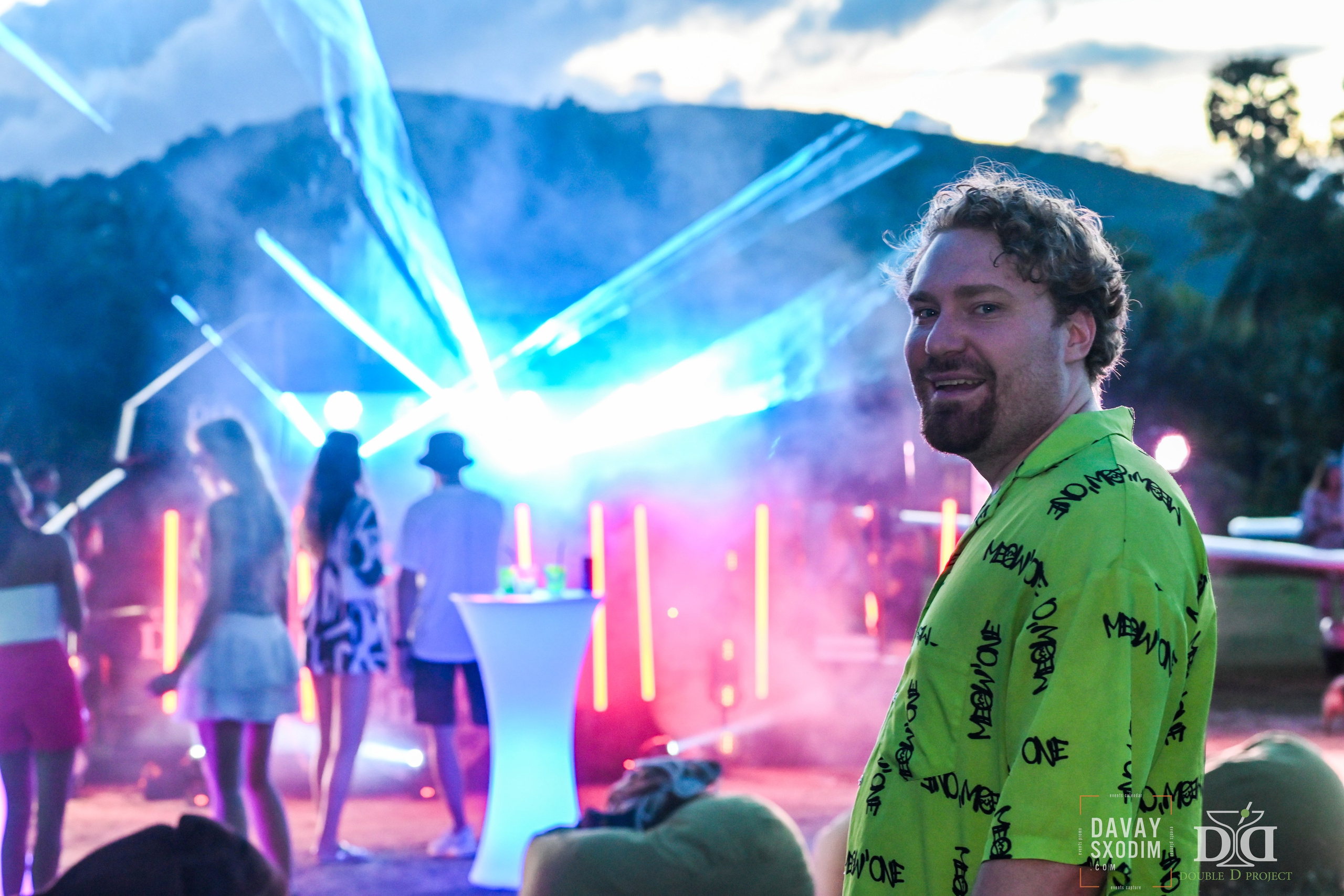 Вечеринка на аэродроме | Фоторепортаж | Афиша | DAVAYSXODIM.com PHUKET. АФИША|ФОТОРЕПОРТАЖИ|ИВЕНТЫ|ПХУКЕТ