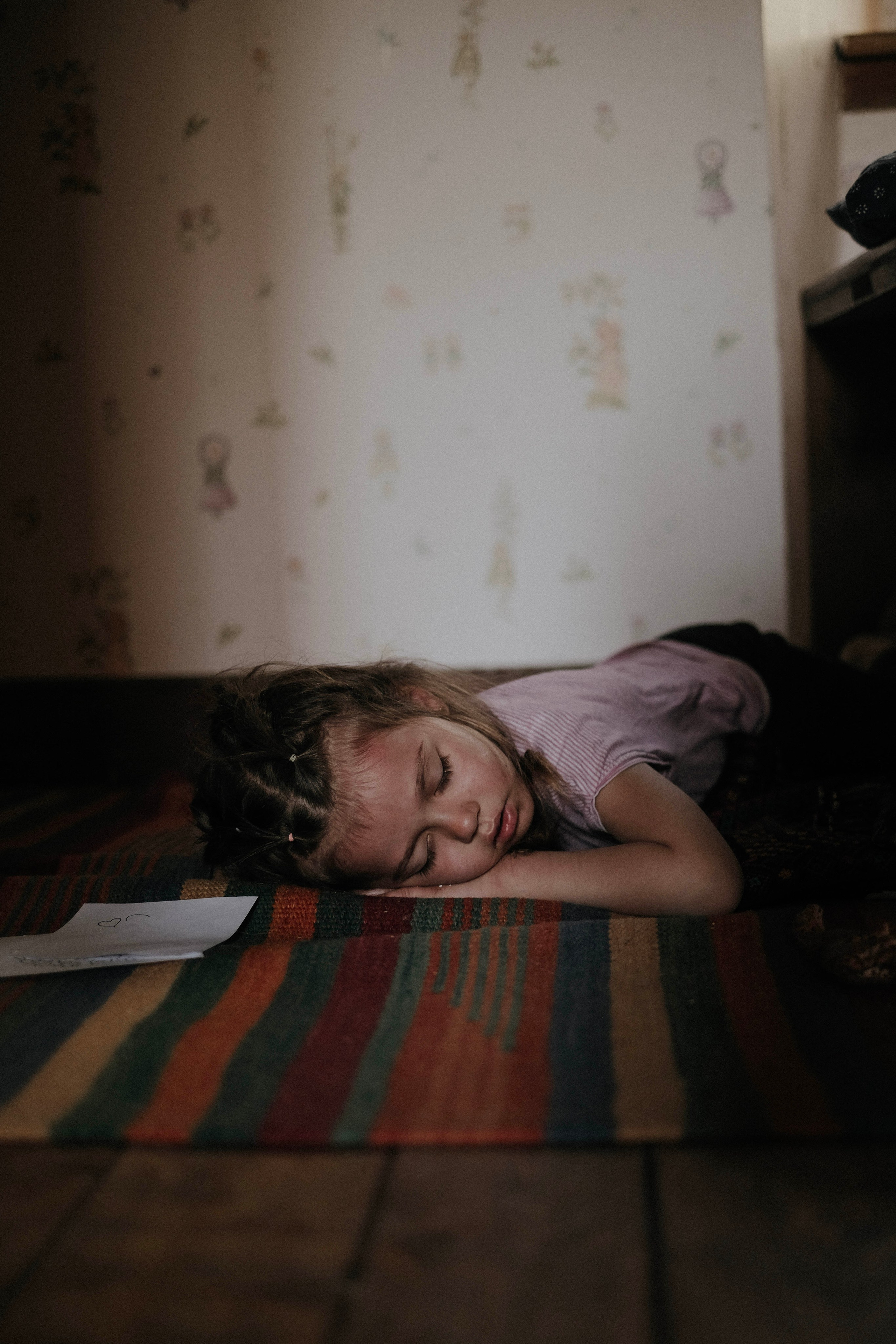 One year in a 500 years old house. Authentische Familienfotografie in Köln